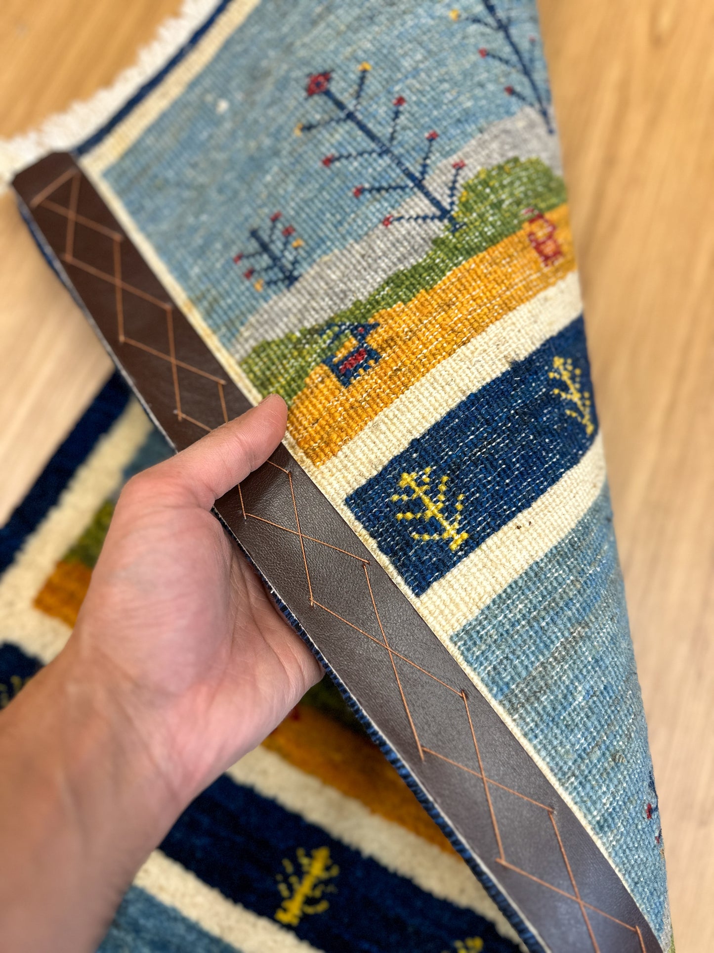 ペルシャ手織りカシュクリギャッベ リズ バフト ギャベ 手織り絨毯 114×44cm