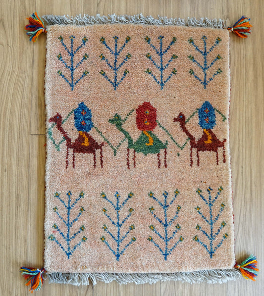 ペルシャ手織りギャッベ アマレ族 60×40cm｜ラクダモチーフ 玄関マット ナチュラルウール