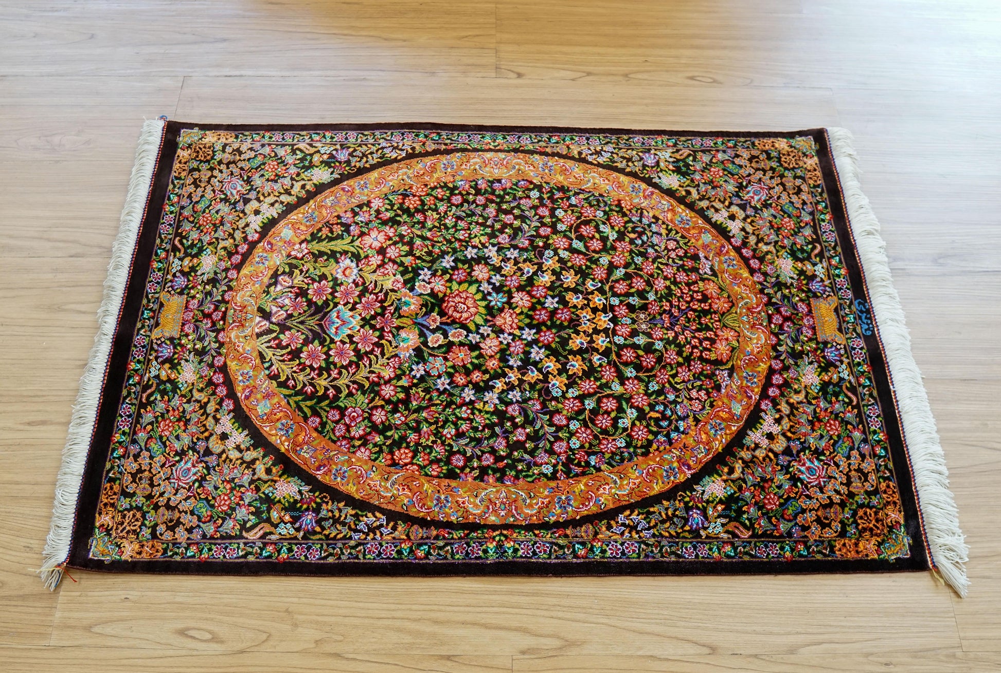  90×60cm　 ペルシャ絨毯　クム産　イザテイ房　　