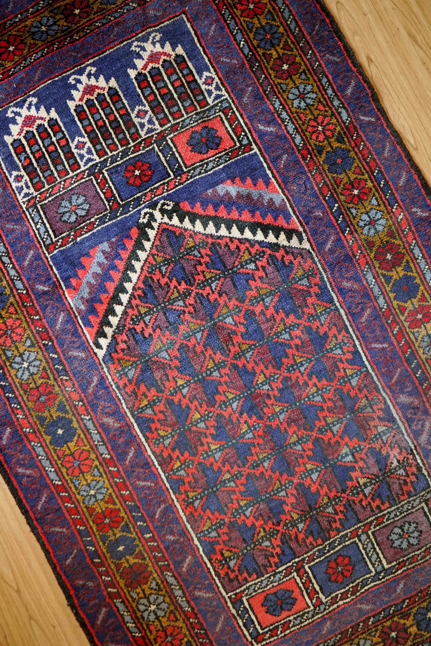  手織りペルシャ絨毯 バルーチ族製 Prayer Rug ヴィンテージ トライバルラグ141×89cm