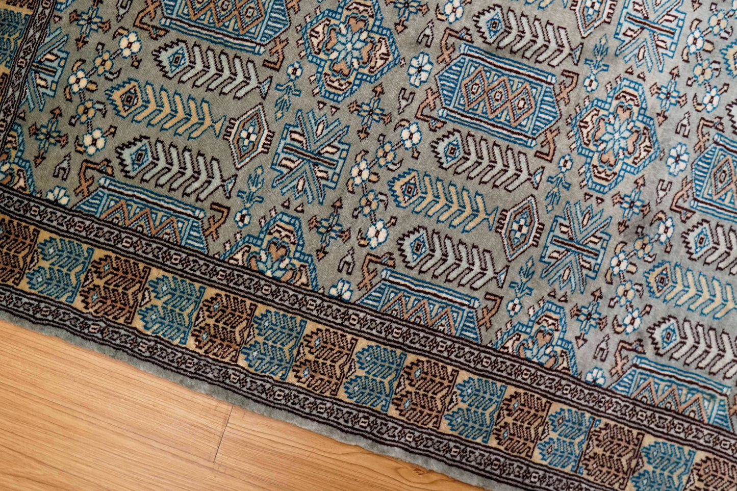  123×81cm パキスタン手織り絨毯