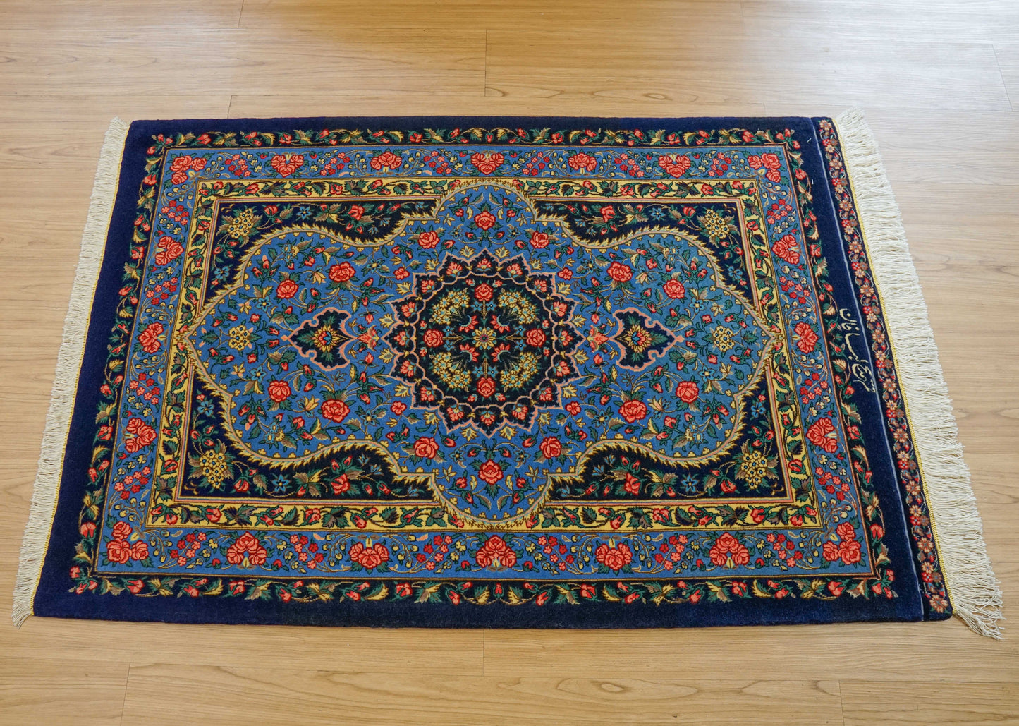  ペルシャ絨毯 クム産ウール ラバファン工房 121×81cm｜コルクウール・シルクフリンジ 手織りペルシャ絨毯
