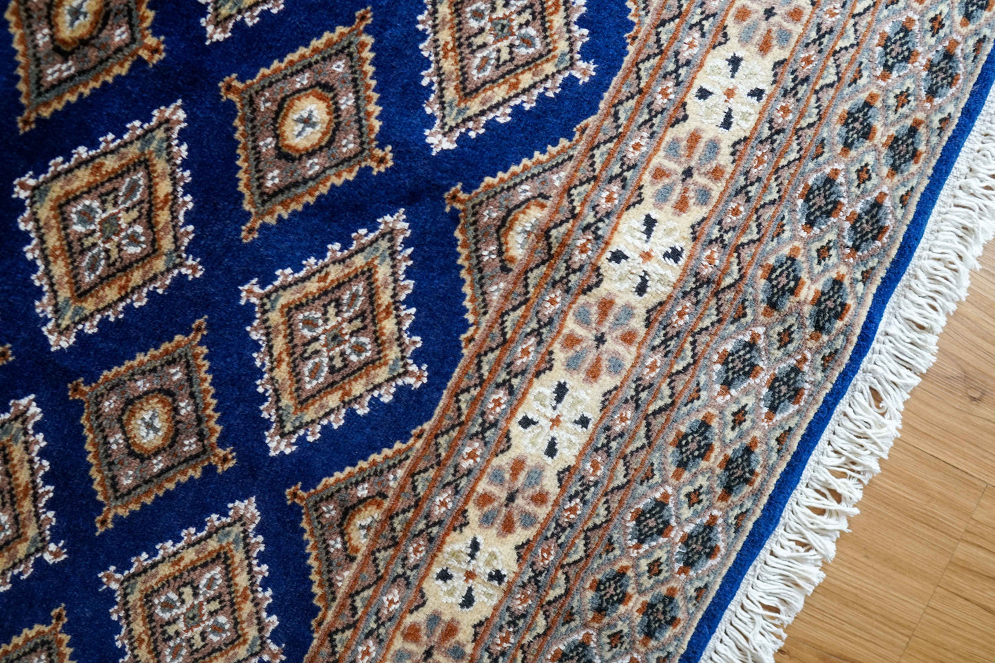  パキスタン手織り絨毯 185×126cm . トライバルラグ