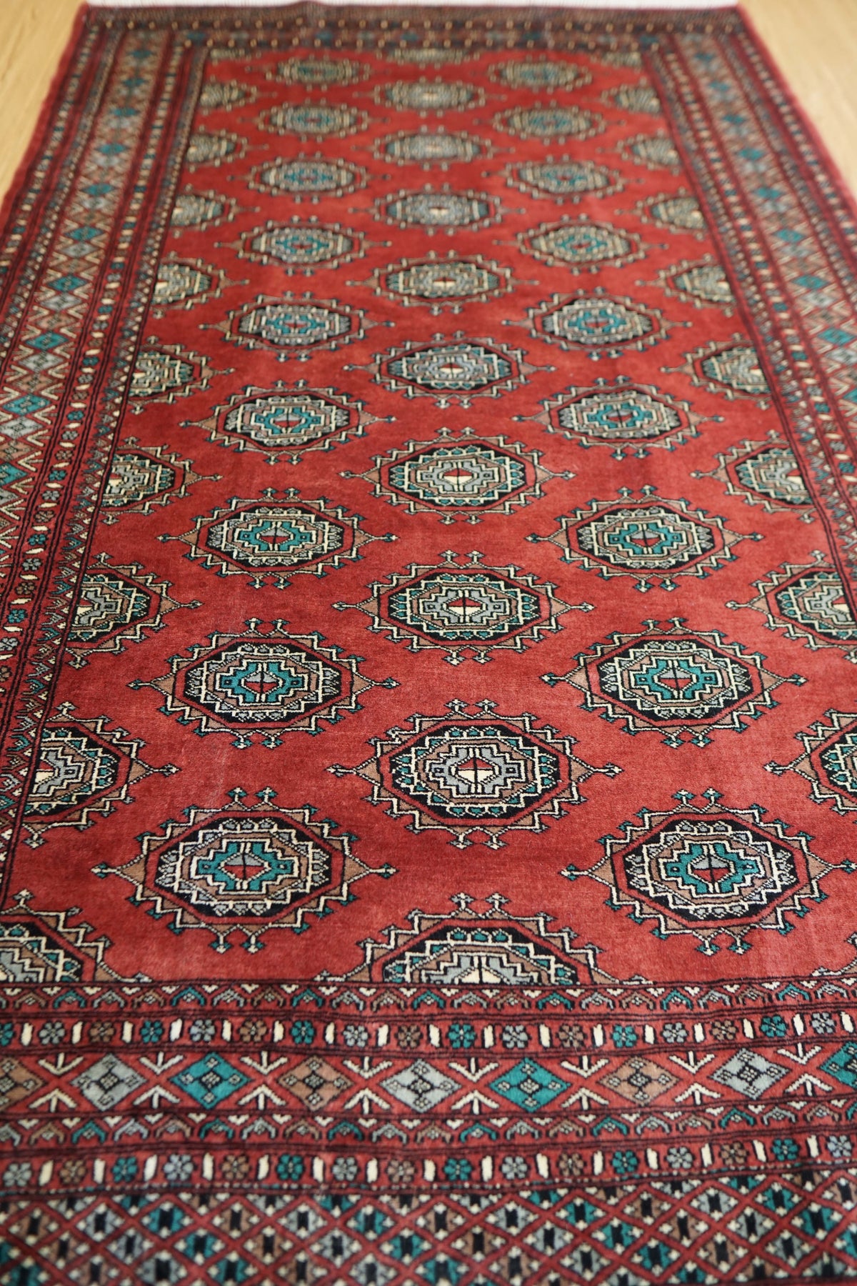  200×126cm パキスタン手織り絨毯