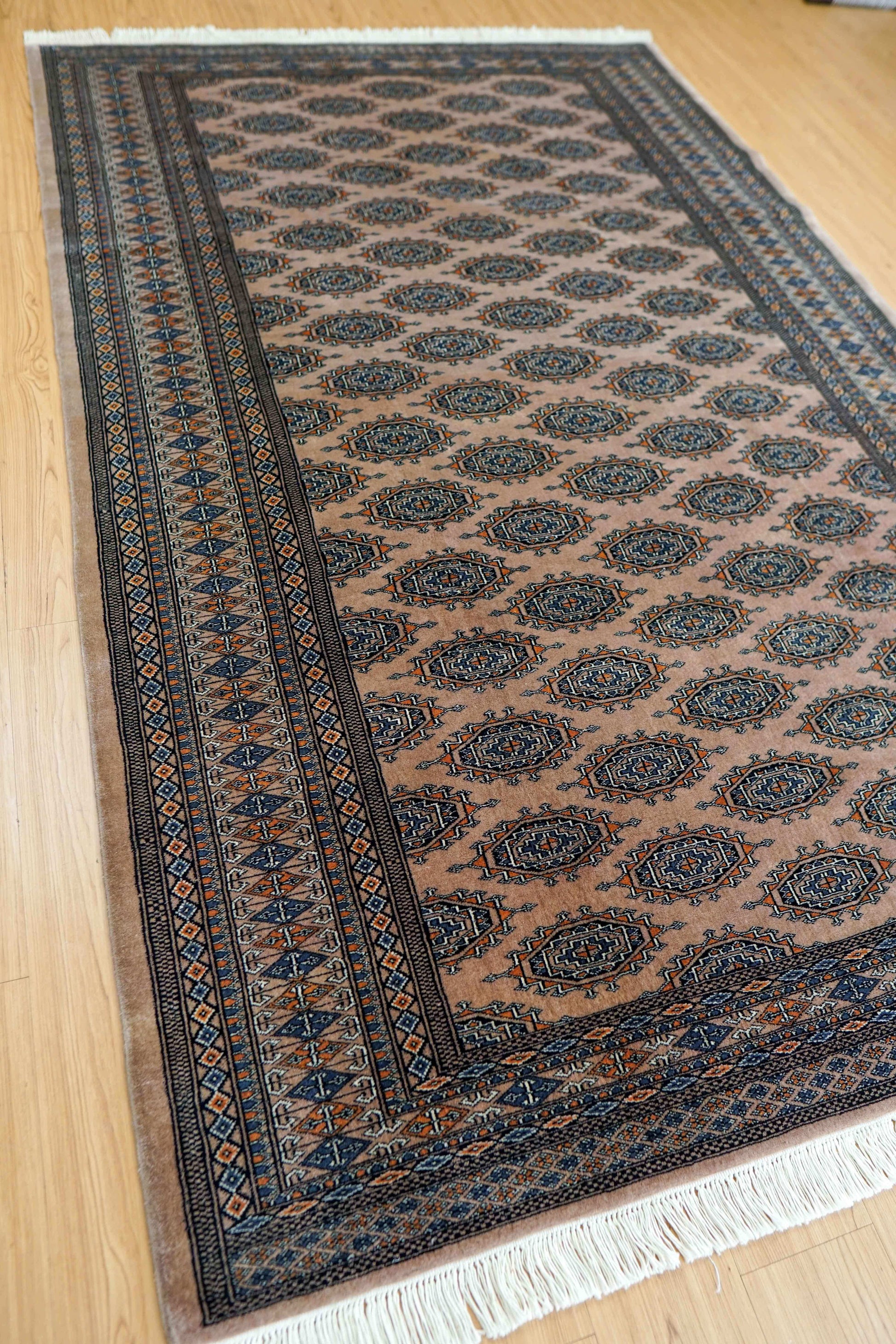  パキスタン手織り絨毯  251×161cm