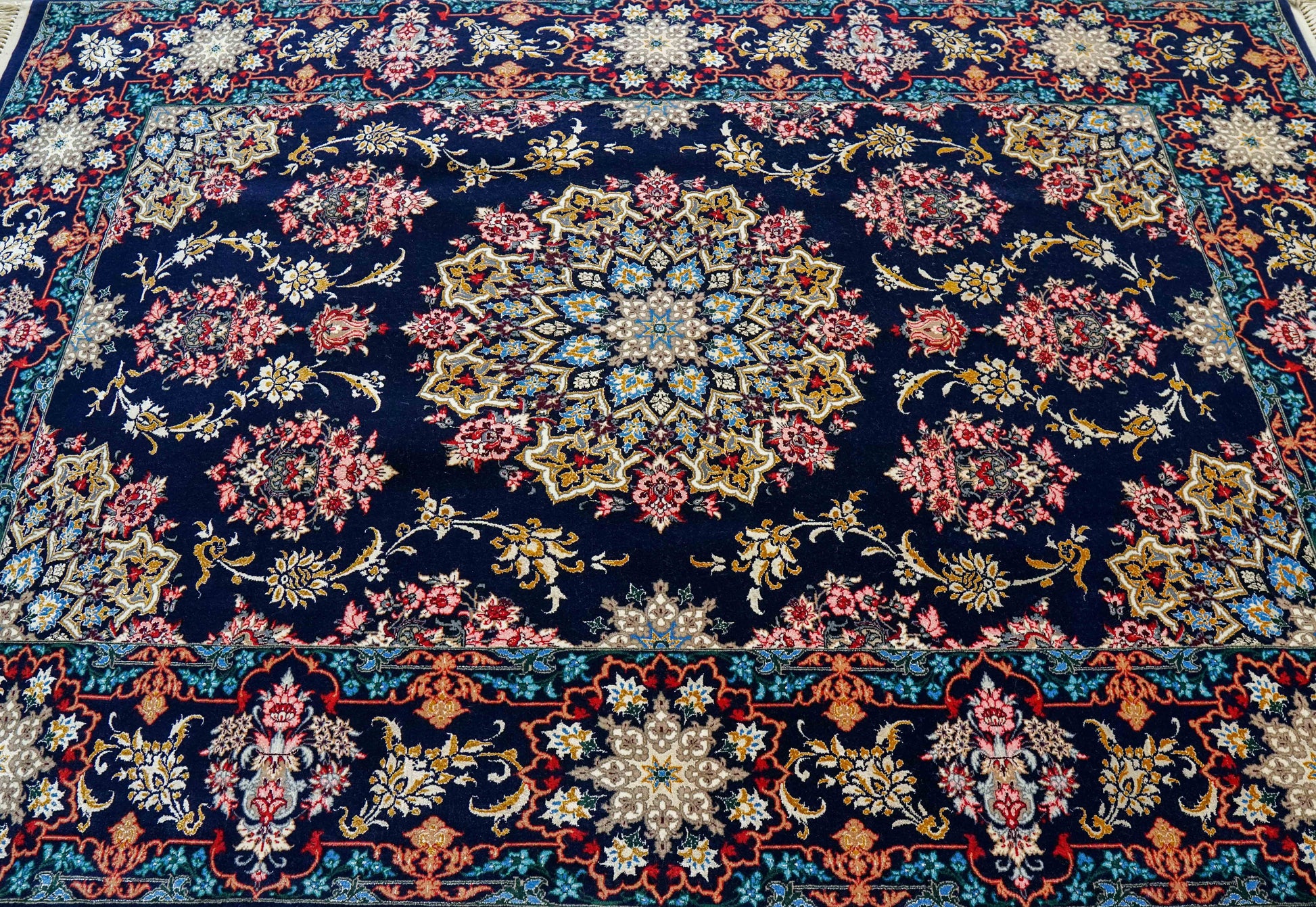  ペルシャ絨毯 イスファハン産 モメニ工房 200×130cm