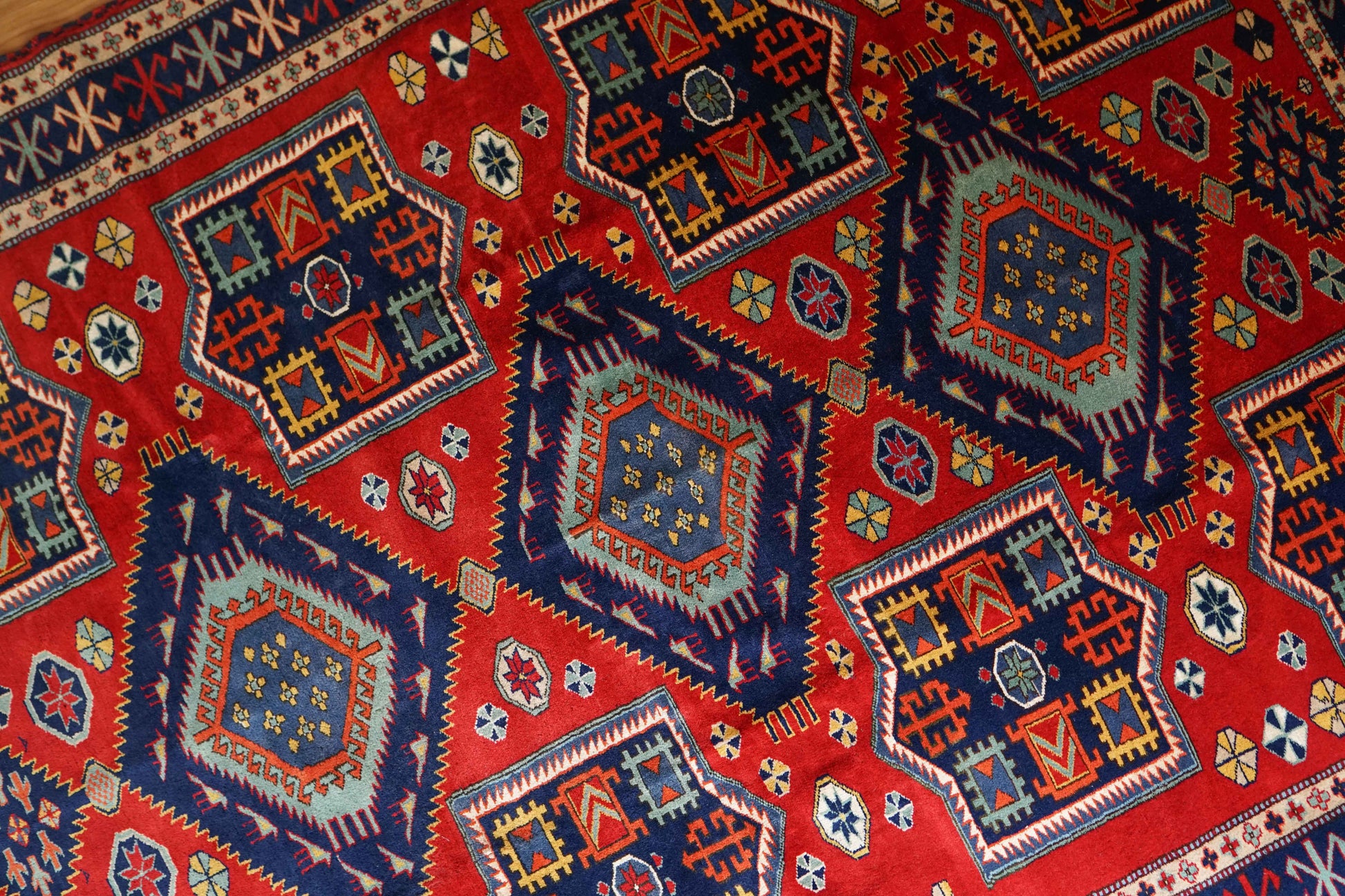  197×154cm 手織りペルシャ絨毯 トライバルラグ