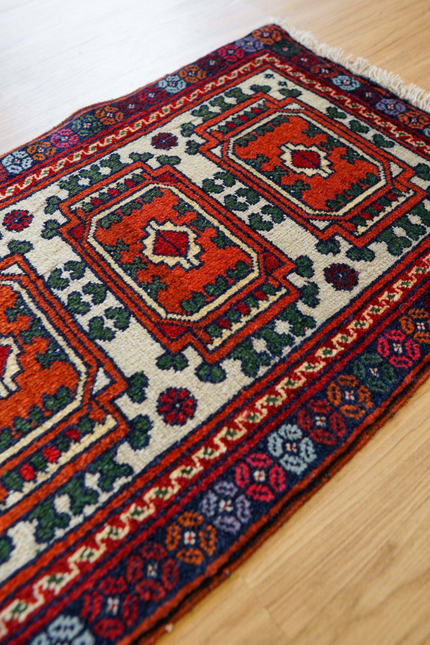 アフガニスタン手織り絨毯 カールモハメディ 54×42cm｜ミニラグ・玄関マットサイズ トライバルラグ