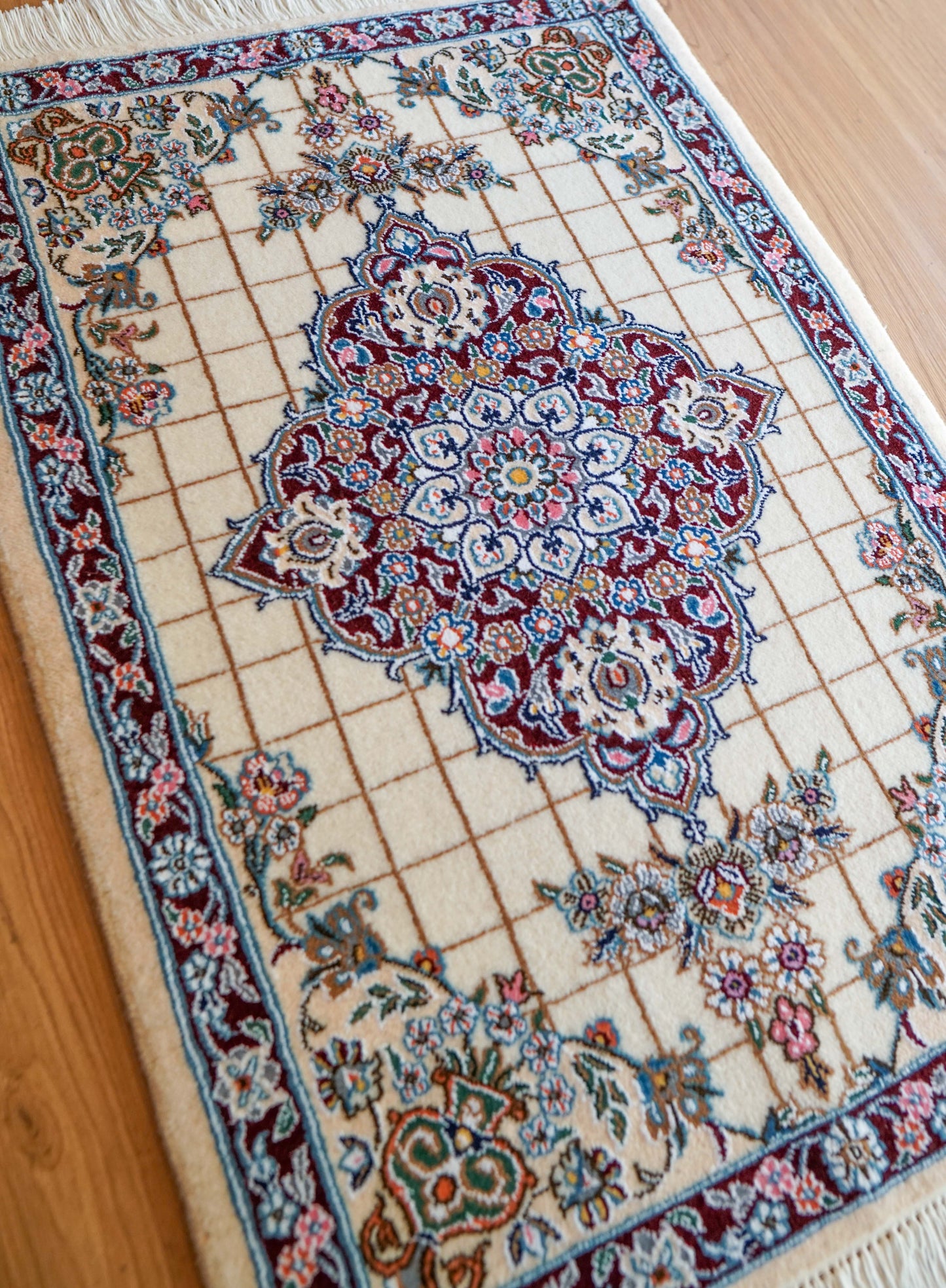  ペルシャ絨毯 ナイン産 94×65cm