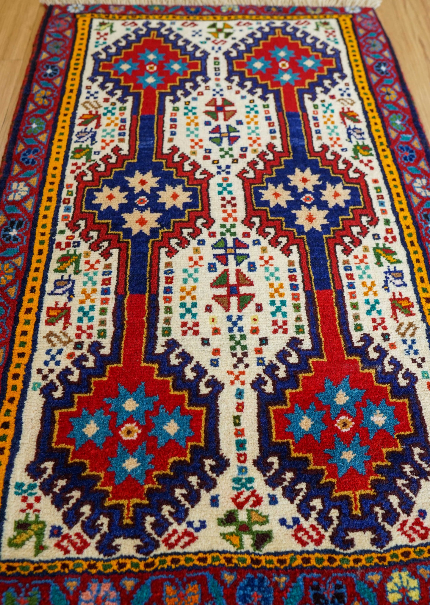  手織りペルシャ絨毯 ヤラメ 95×62cm