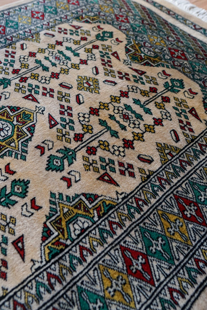 パキスタン手織り絨毯 122×78cm