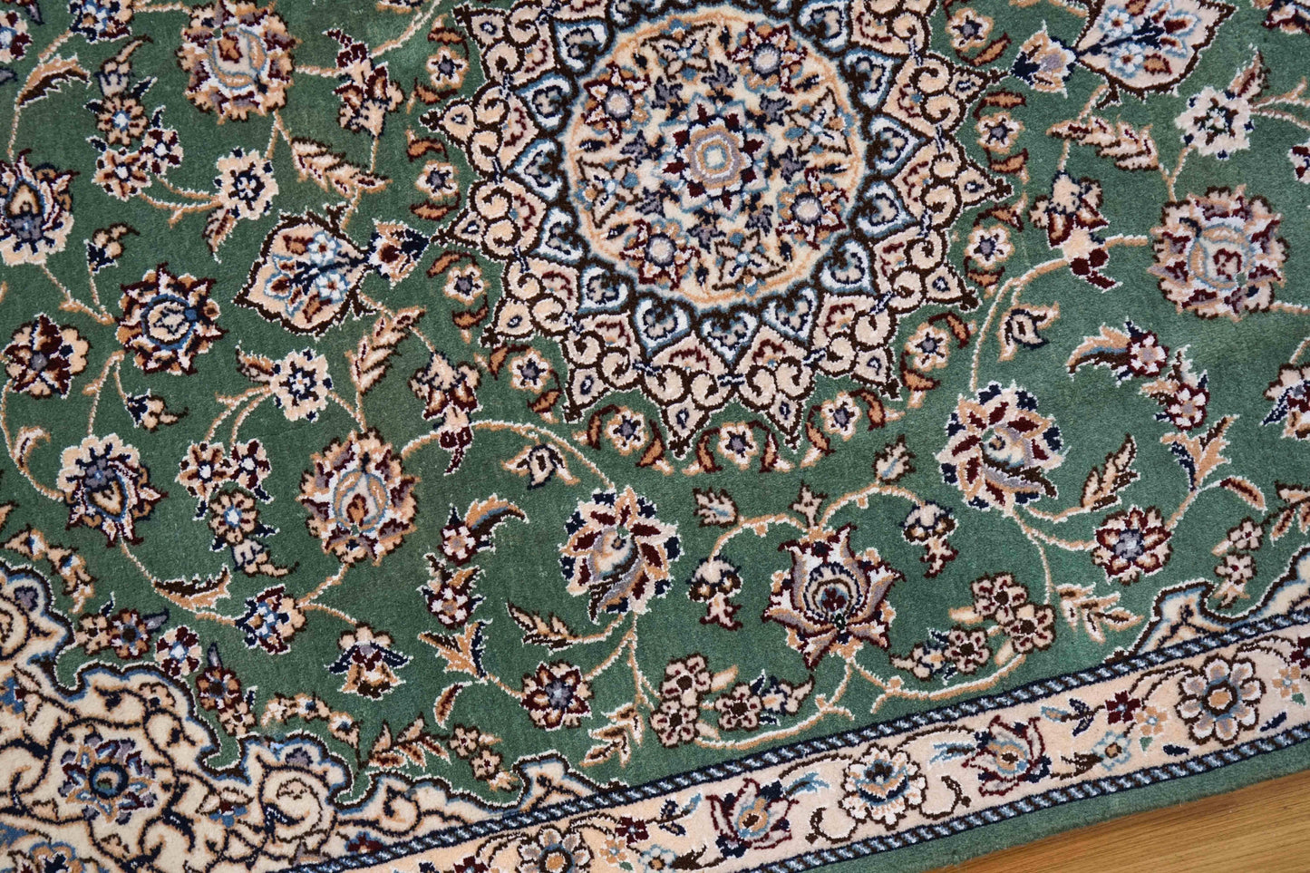  116×78cm ペルシャ手織り絨毯 ナイン産