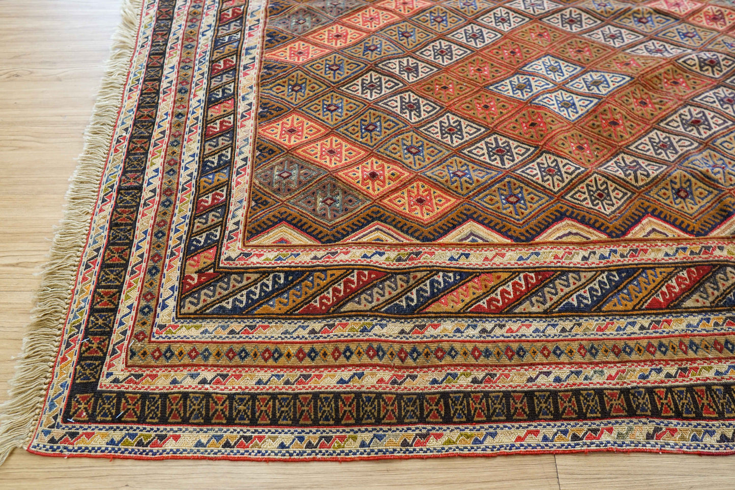 手織りマシュワニキリム アフガニスタン トライバルラグ 138×112cm