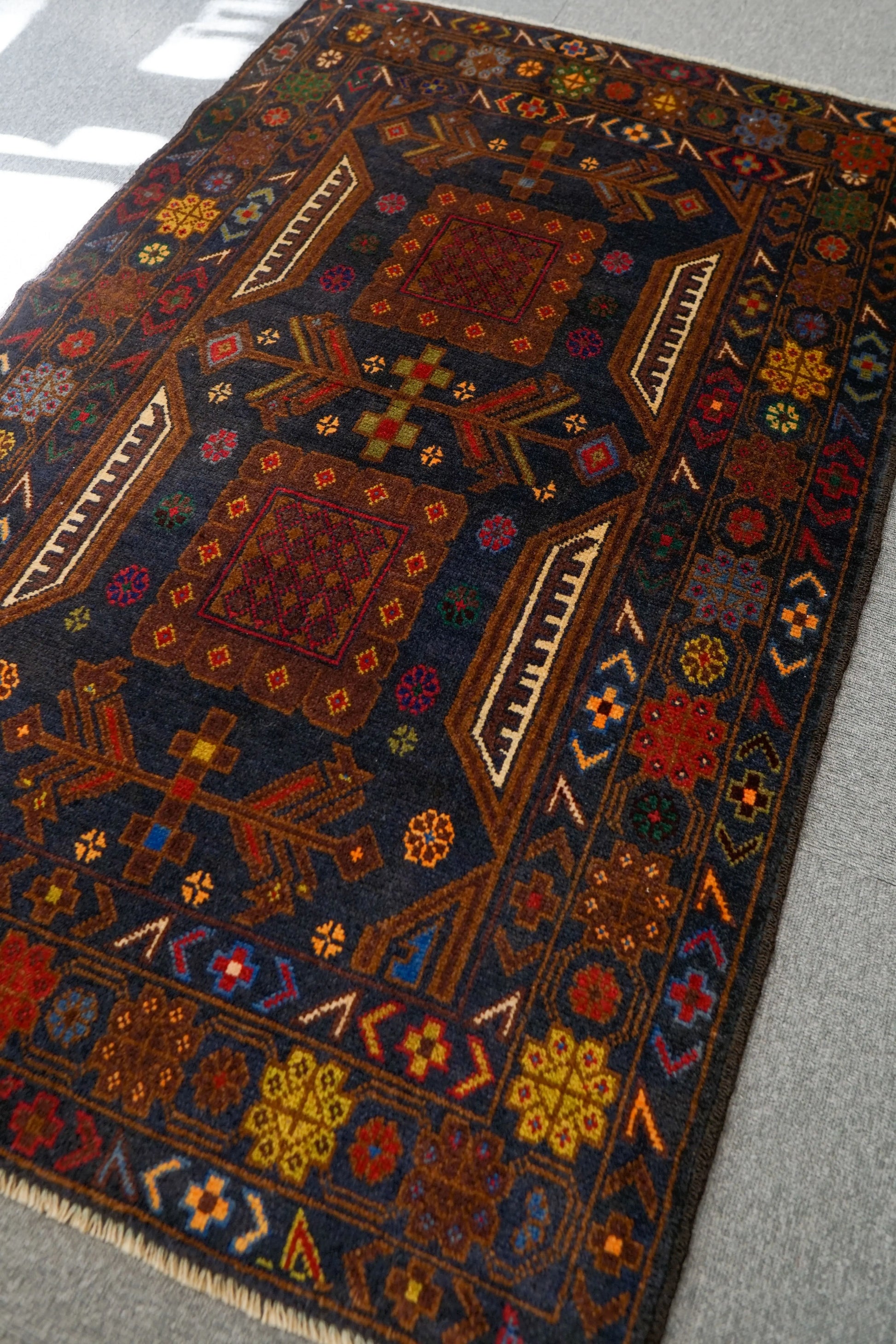 144×88cm ペルシャ絨毯 バルーチ 手織り トライバルラグ ヴィンテージ Decorworks