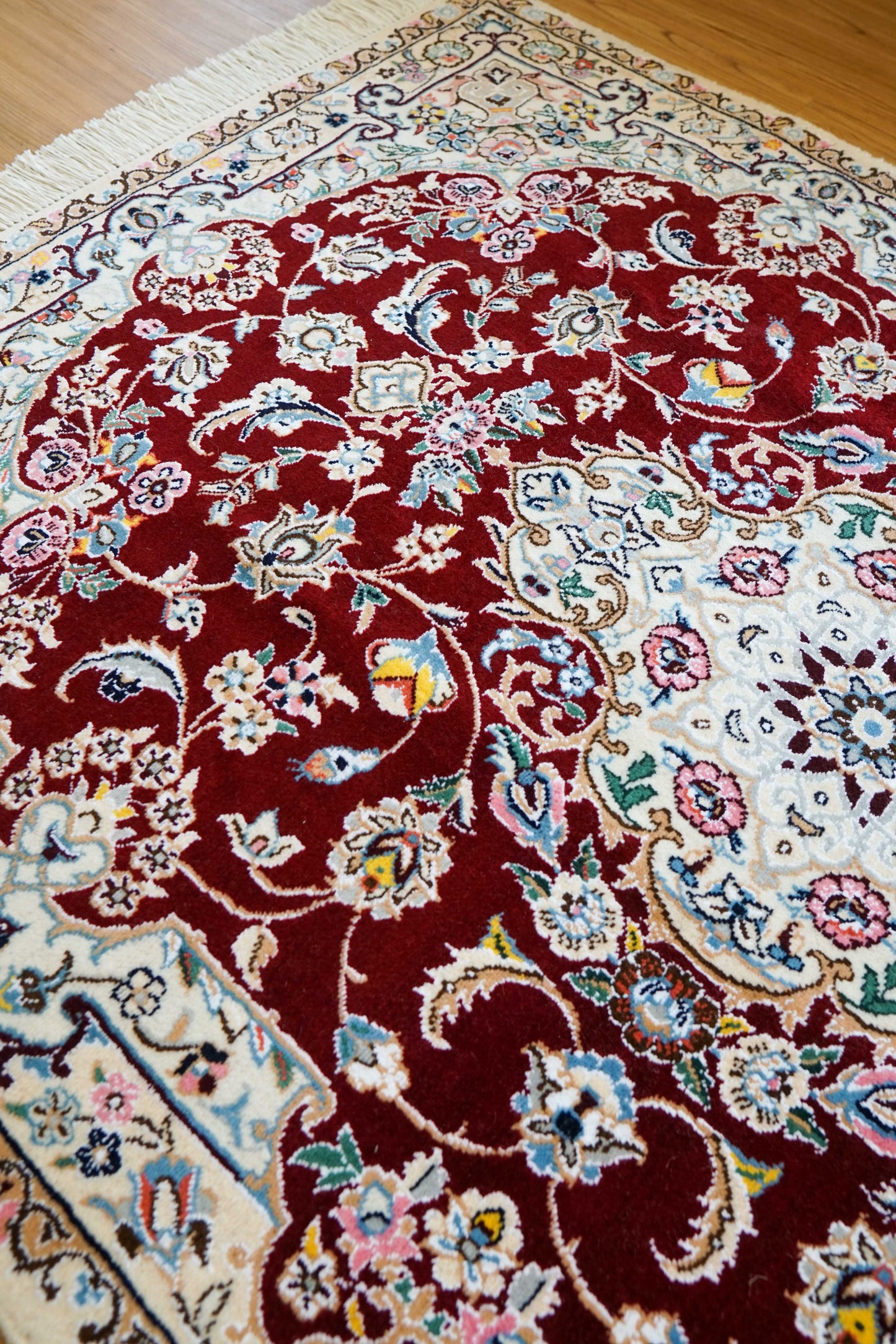 ペルシャ絨毯 ナイン 156×108cm