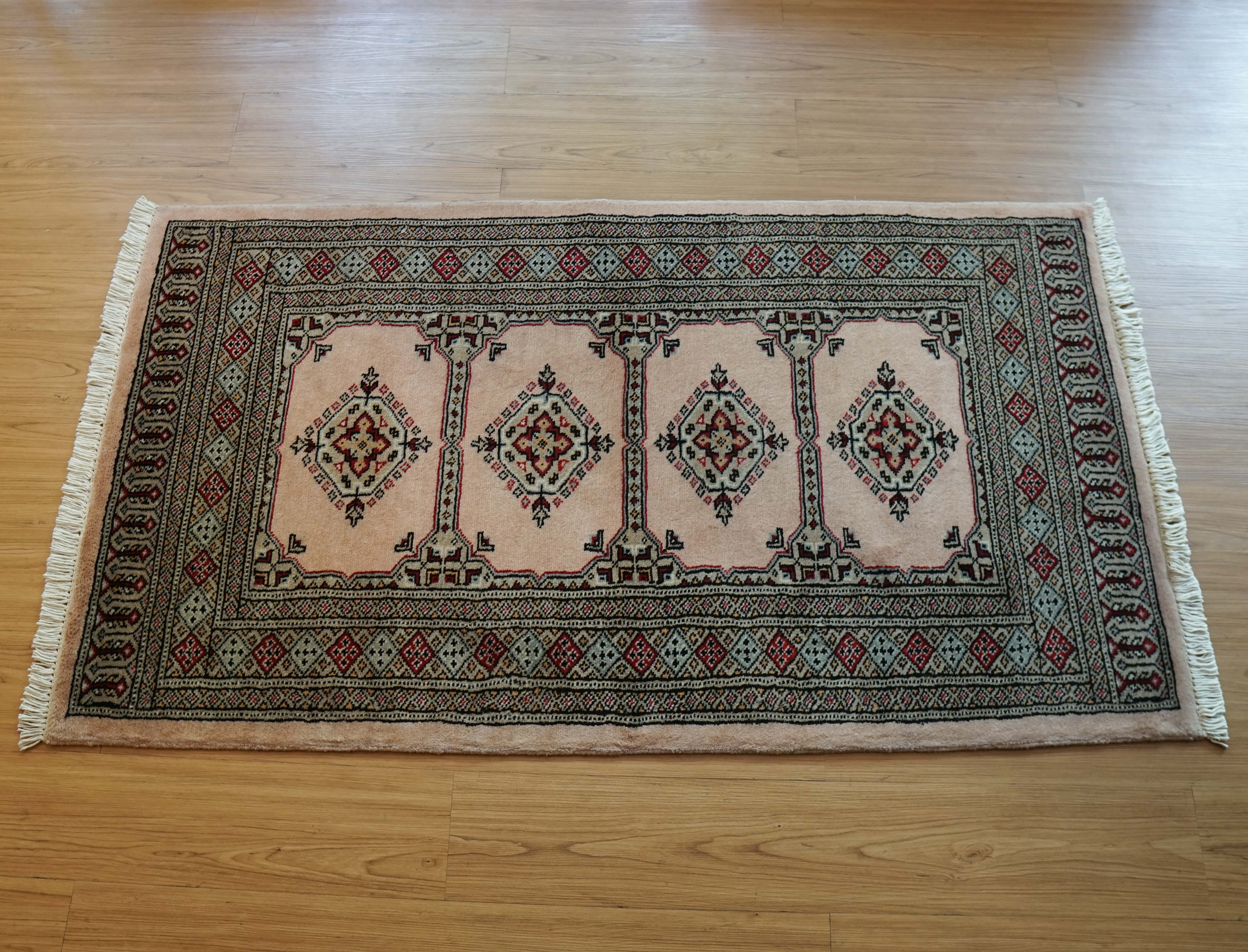 パキスタン手織り絨毯 147×83cm – Decorworks