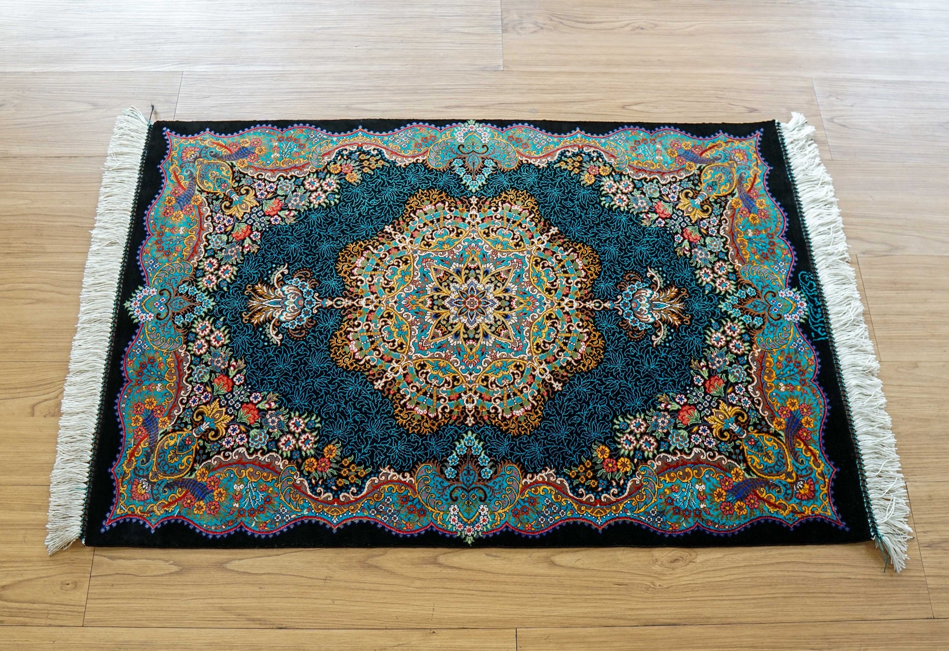  ペルシャ絨毯クム産  ムサヴィ工房　シルク　 証明書付 87×58cm　