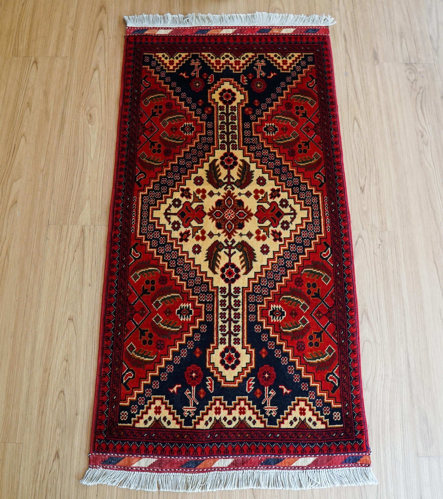  アフガニスタン手織り絨毯 カールモハメディ 105×52cm｜高密度織り・上質ウール トライバルラグ