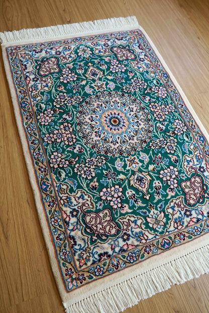  ペルシャ絨毯 ナイン産 手織り 90×63cm｜グリーンメダリオンデザイン 玄関マットサイズ