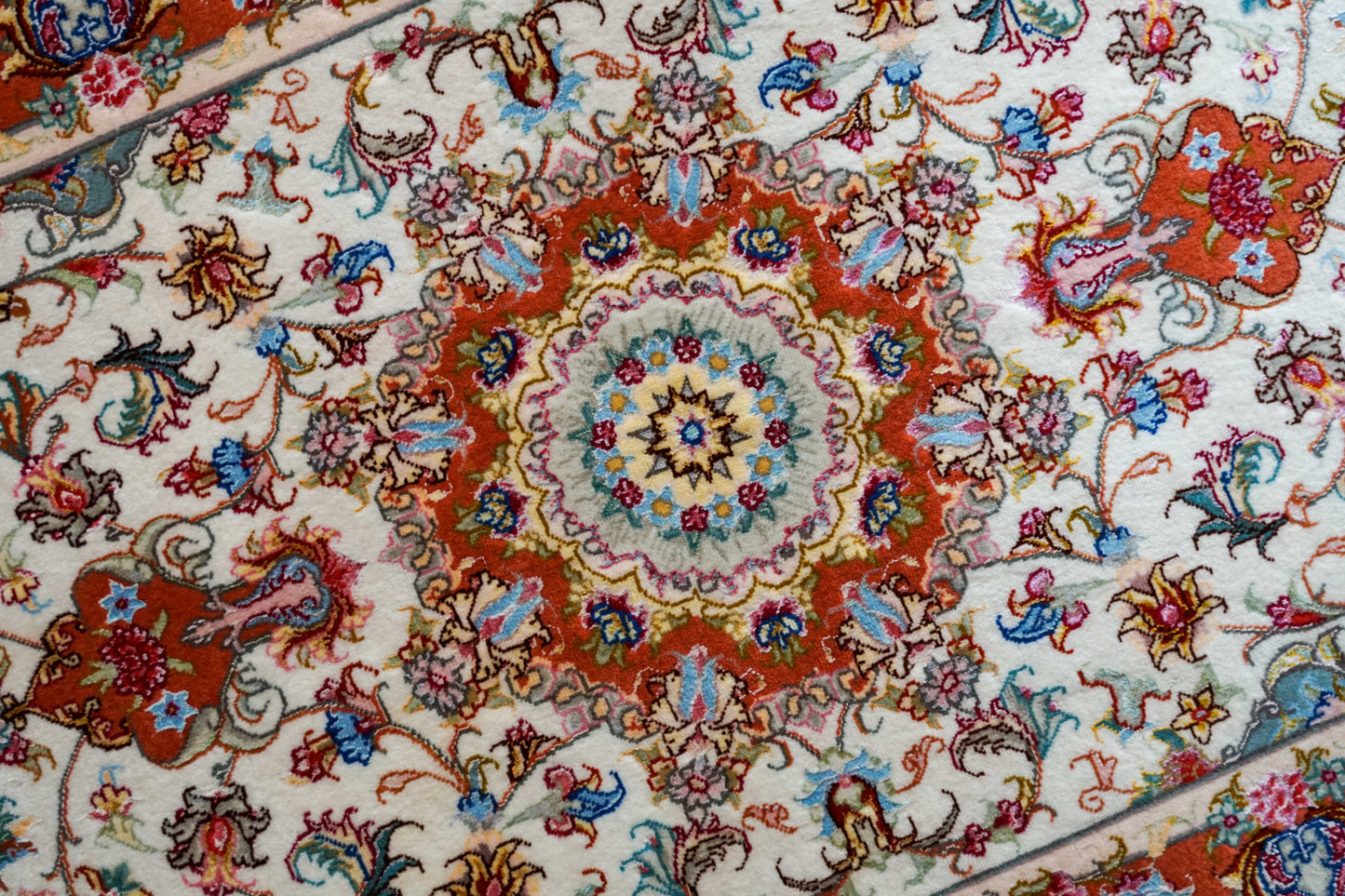 ペルシャ手織り絨毯 タブリーズ産 50RAJ 124×73cm｜ウール＆シルク