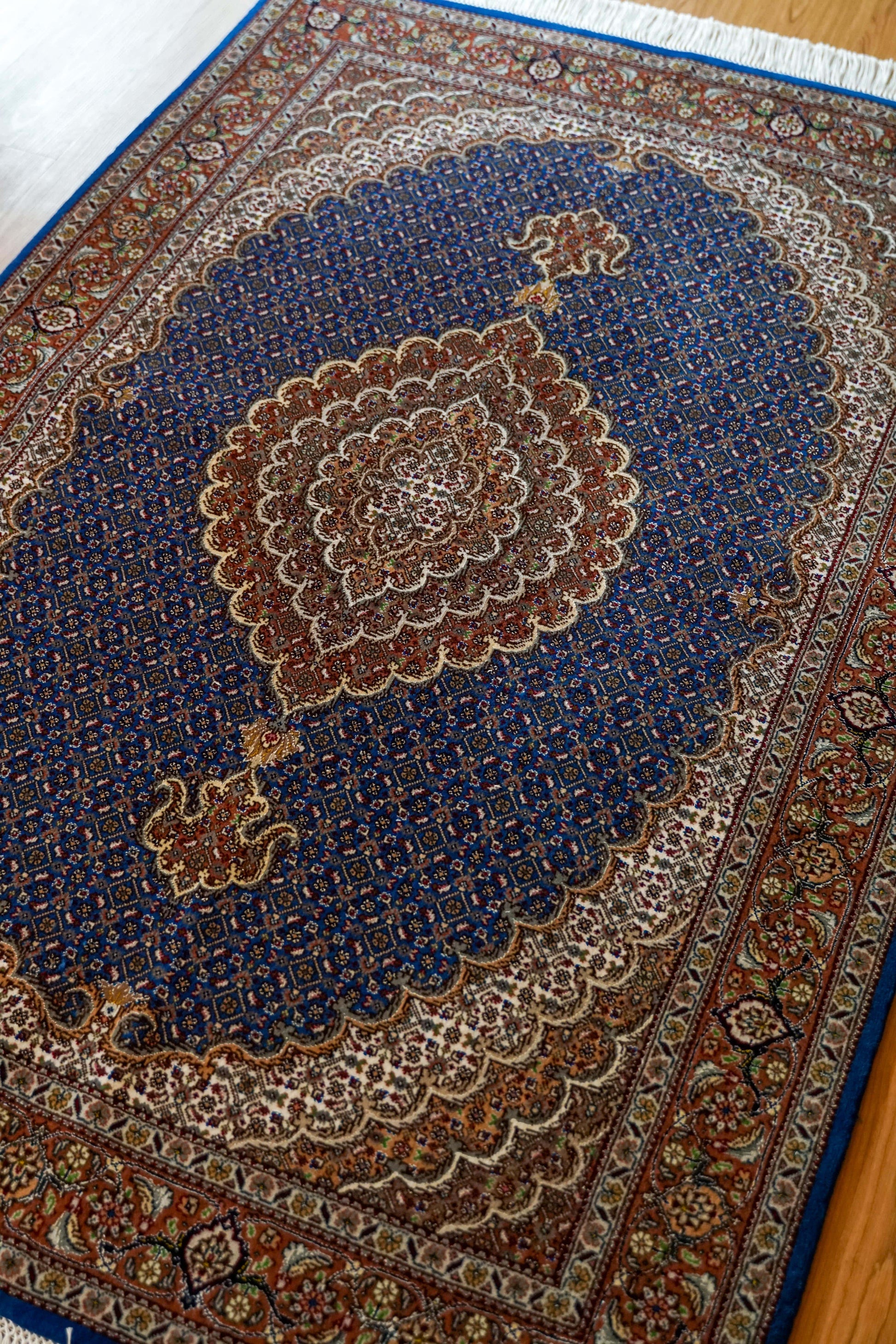 Collection 154×106cm 手織り ペルシャ絨毯 タブリーズ産　50RAJ