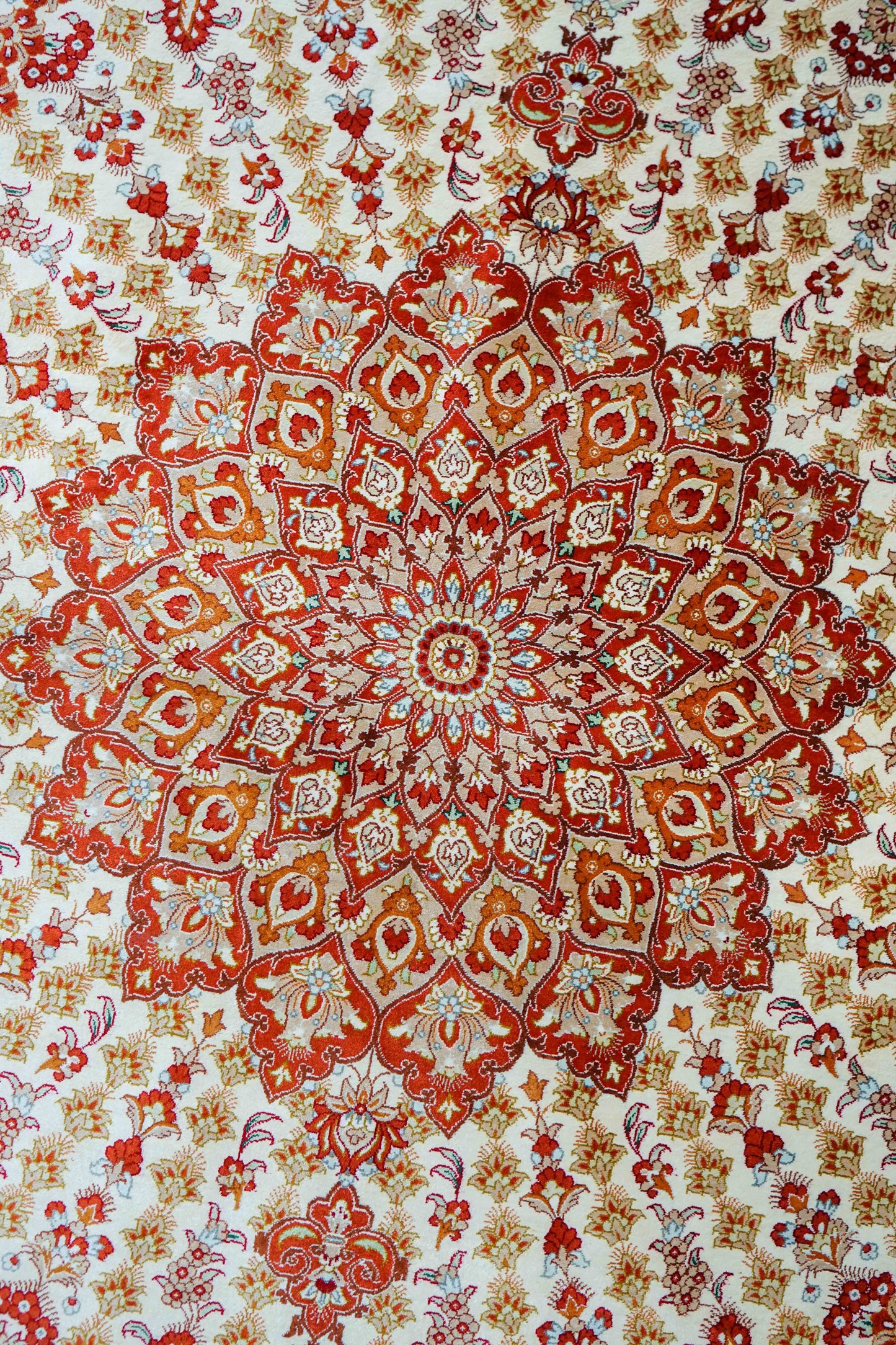  ペルシャ手織り絨毯 クム産 シルク100％ 193×130cm｜クム ワファィ工 房
