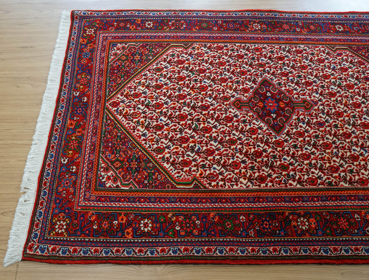  ペルシャ絨毯 ジョーザン産 165×108cm  伝統の花文様が織りなす上質ウールラグ