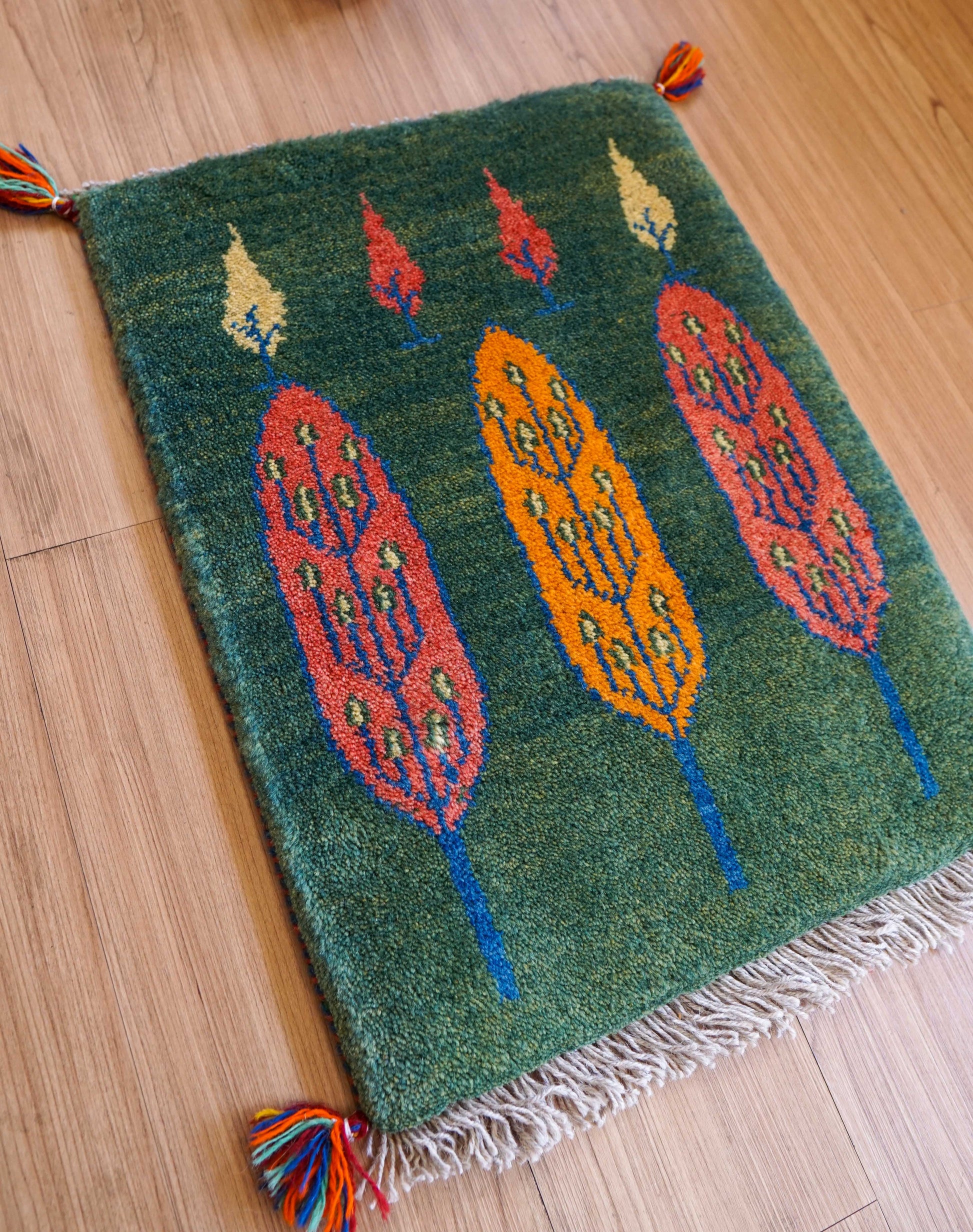  ペルシャ手織りギャッベ アマレ族 60×40cm ライオン文様・玄関マットサイズ