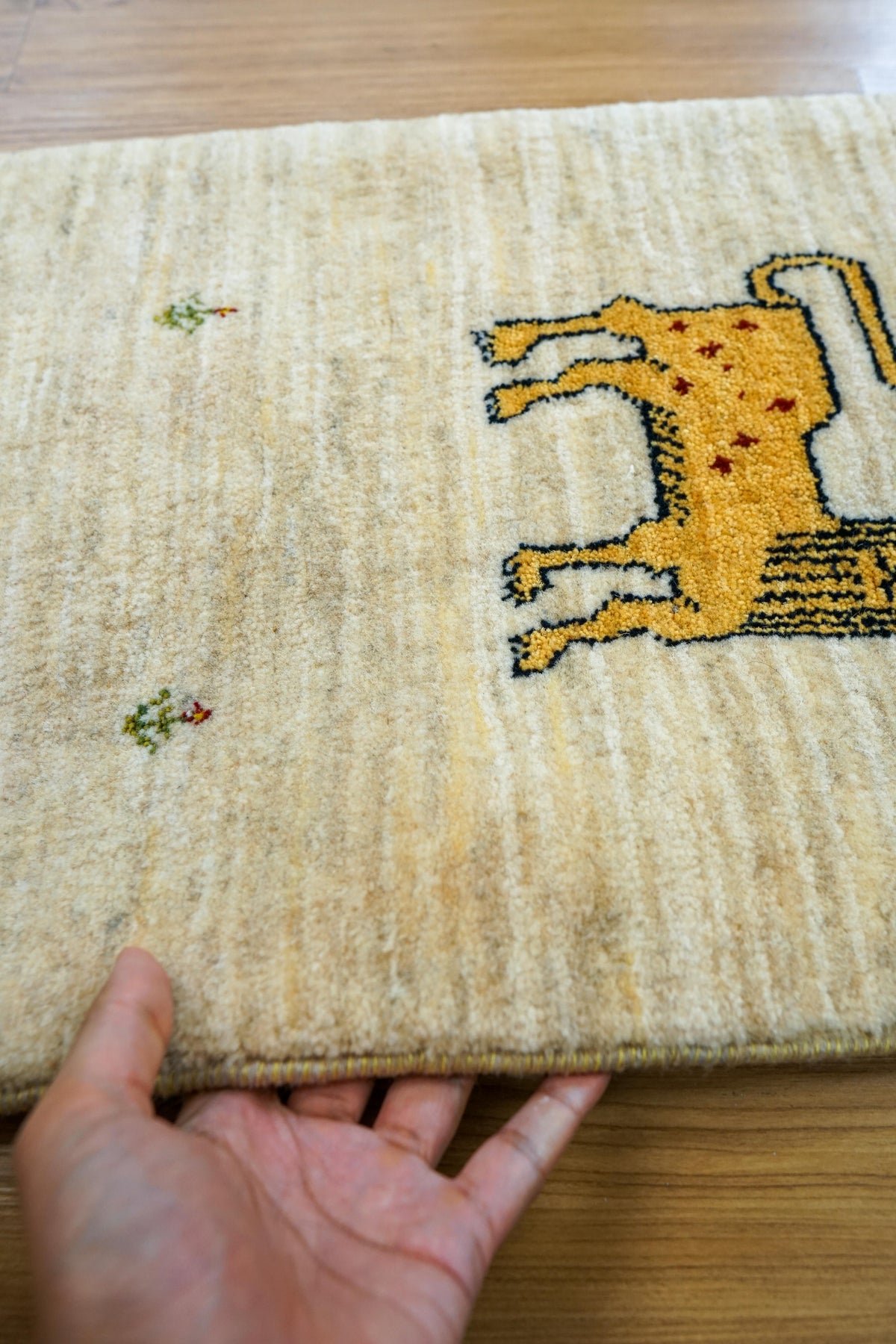  手織りペルシャ・ルリバフト ギャッベ ランナー 120×42cm｜ライオンモチーフ