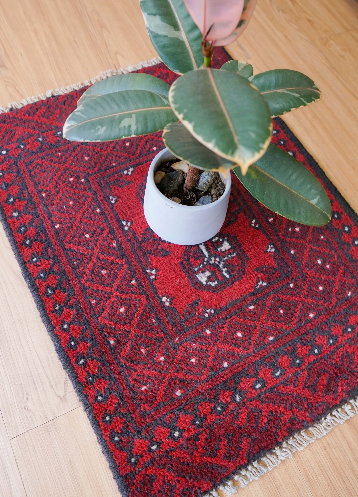 トルクメン 手織り絨毯 トライバルラグ ヴィンテージラグ 60×49cm