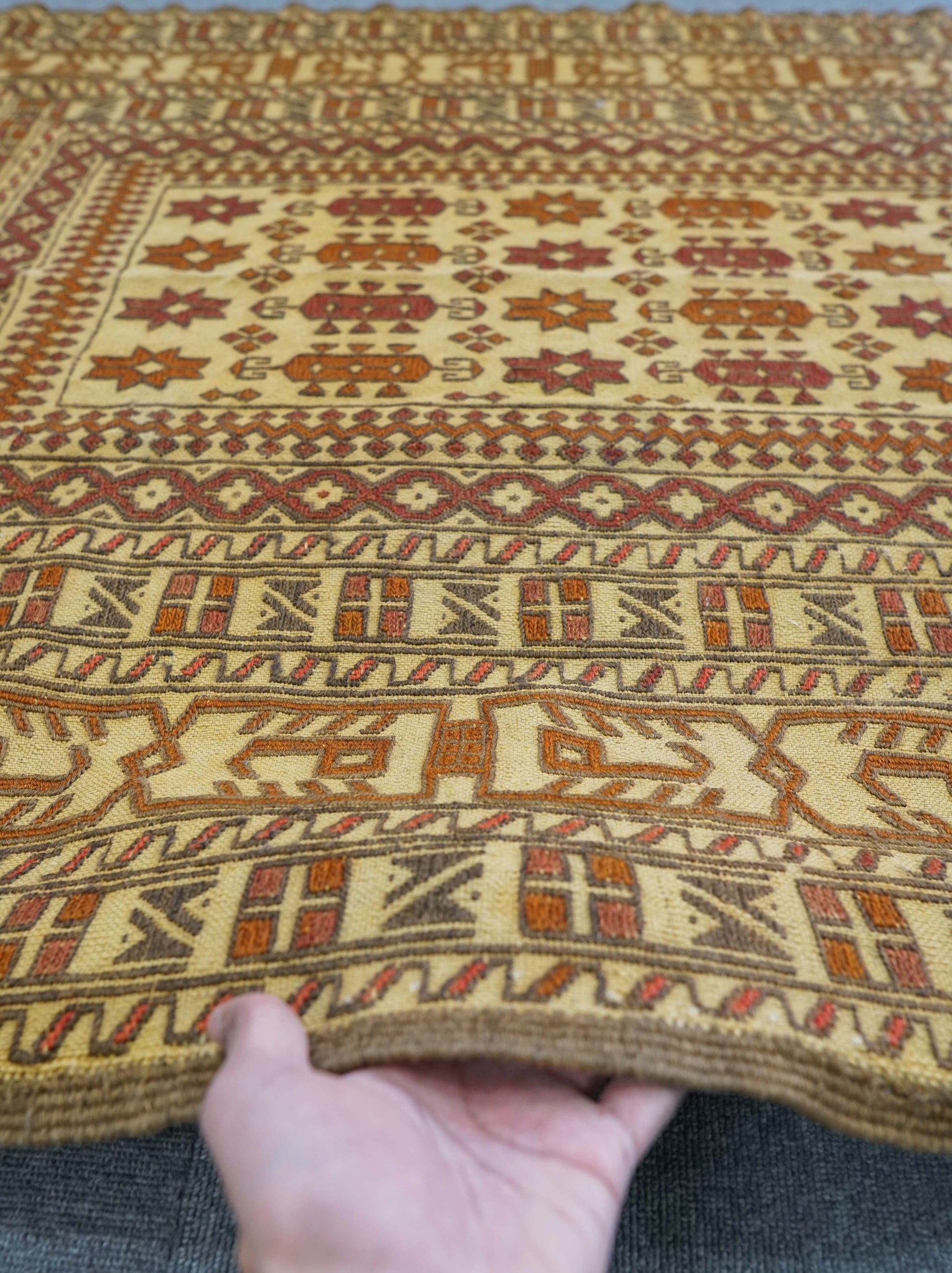  190×131cm　ペルシャ手織りキリム