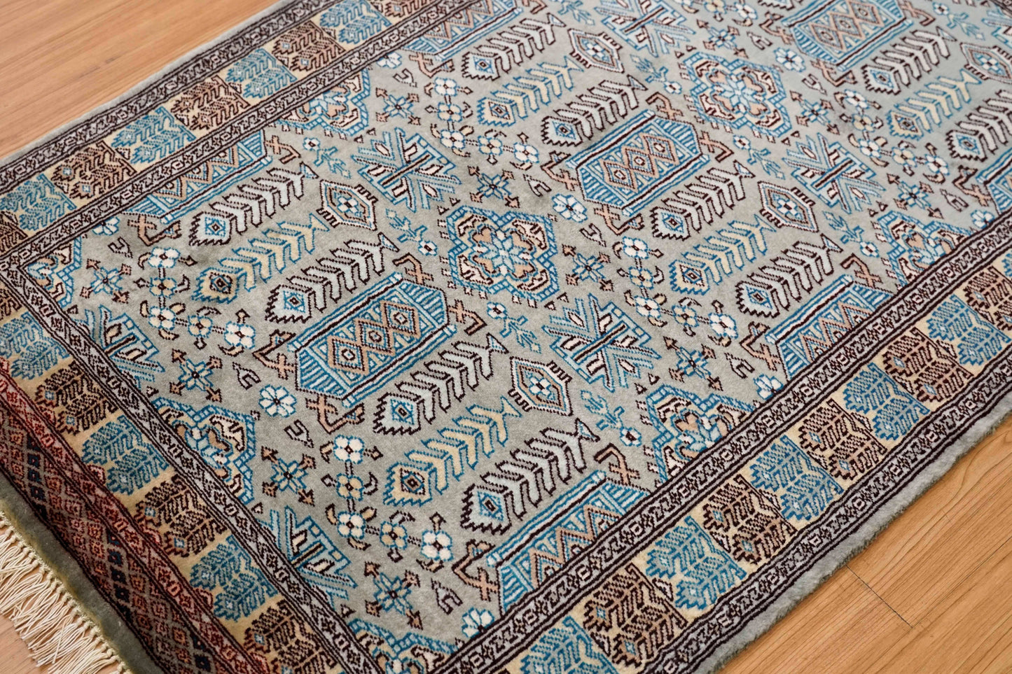  123×81cm パキスタン手織り絨毯