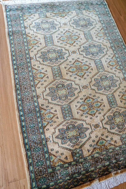  パキスタン手織り絨毯 122×80cm｜ニュージーランド産メリノウール 幾何学フラワー柄 手織りラグ