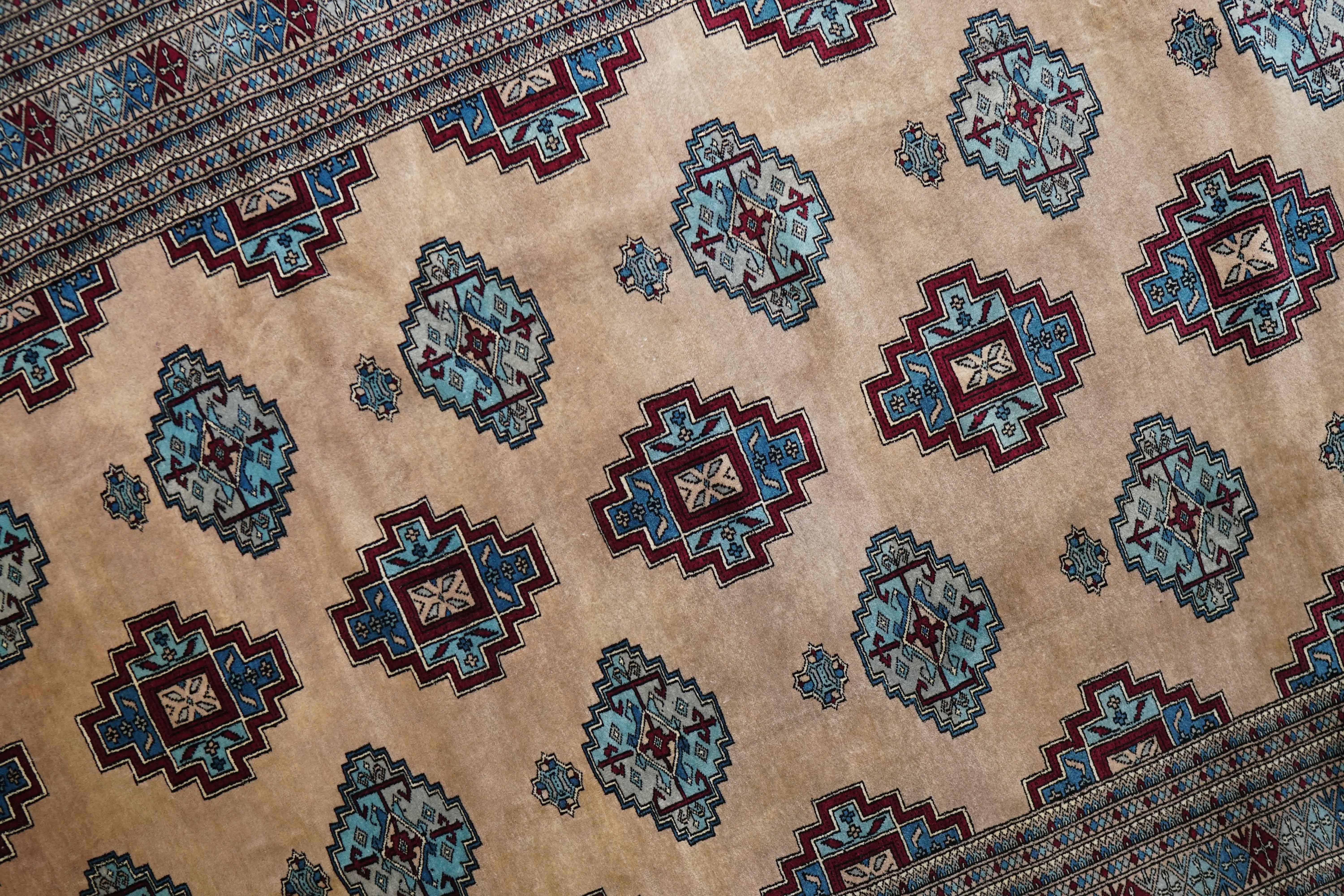 パキスタン手織り絨毯 246×160cm Fine Quality 11/22 – Decorworks