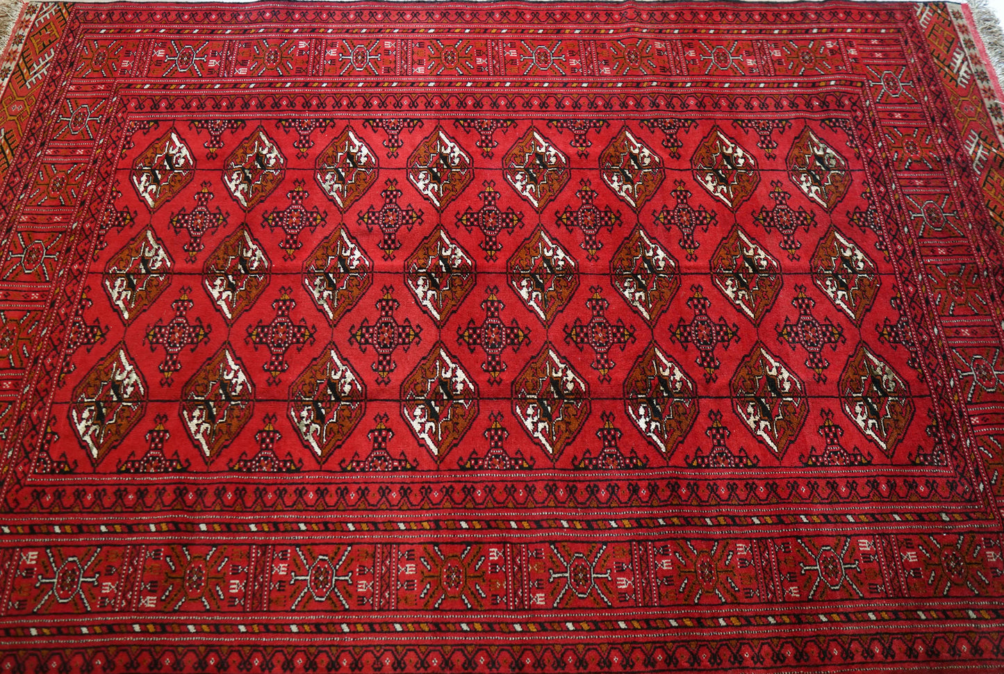  192×126cm　トルクメン ボハラ手織り絨毯