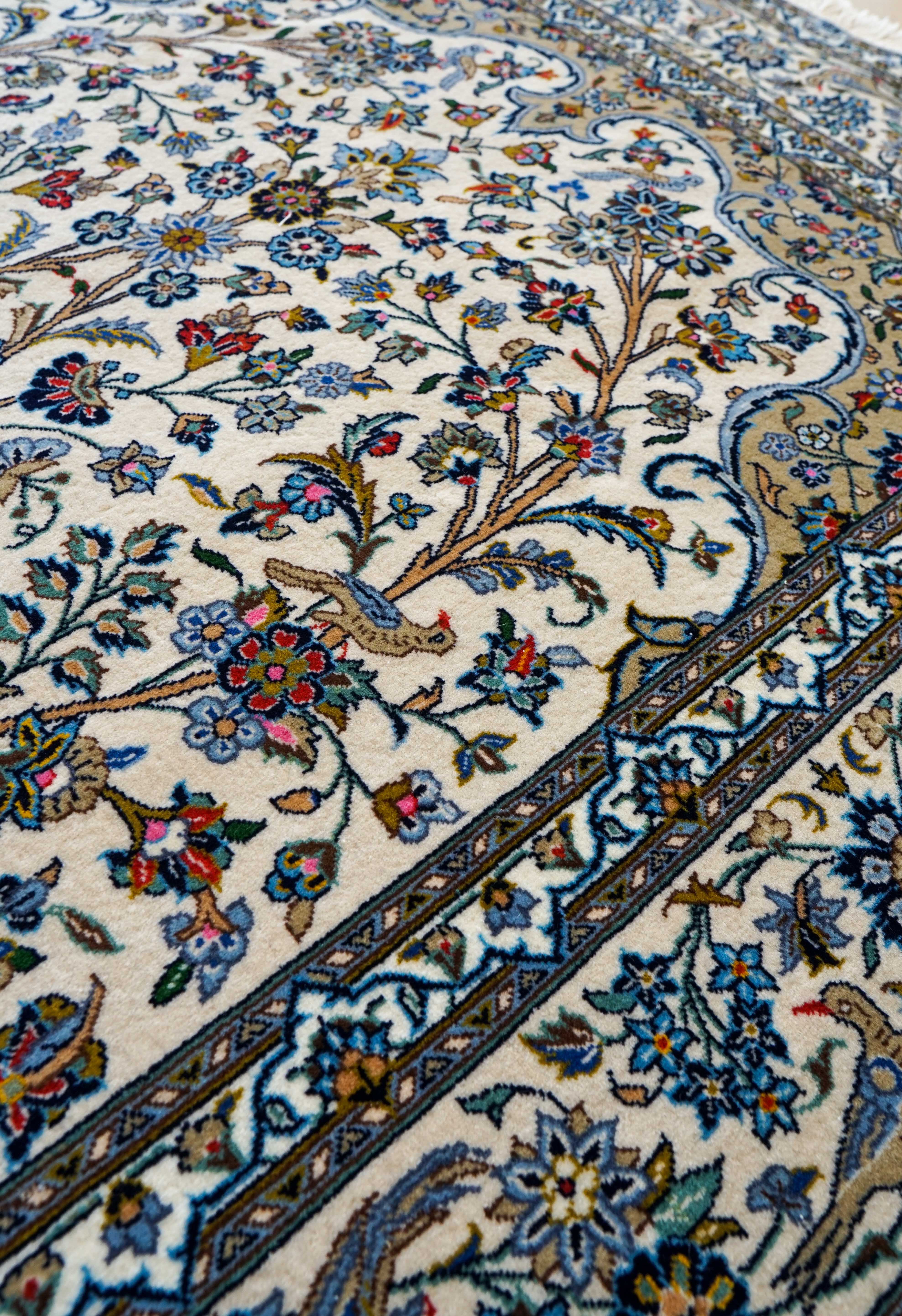 ペルシャ絨毯 カシャーン産 215×140cm (カシャン)｜美しい生命の樹