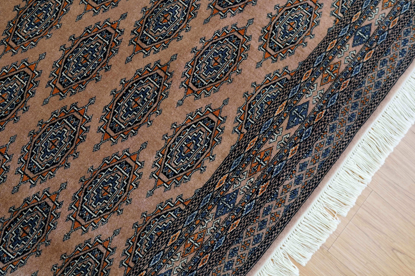  パキスタン手織り絨毯  251×161cm