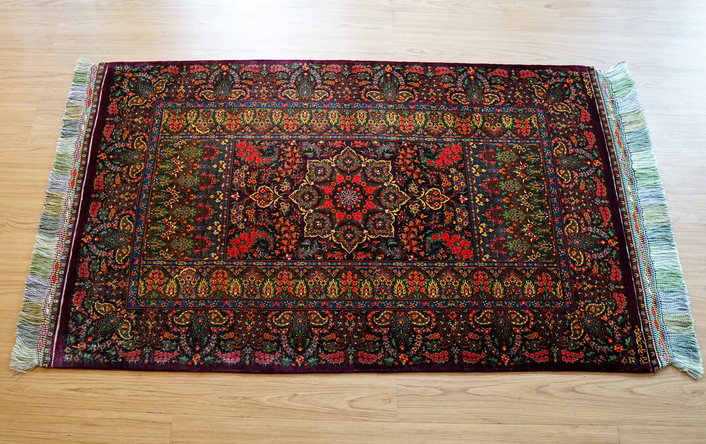  ペルシャ絨毯 クム産 シルク100％ ハジラヒミ工房 130×79cm