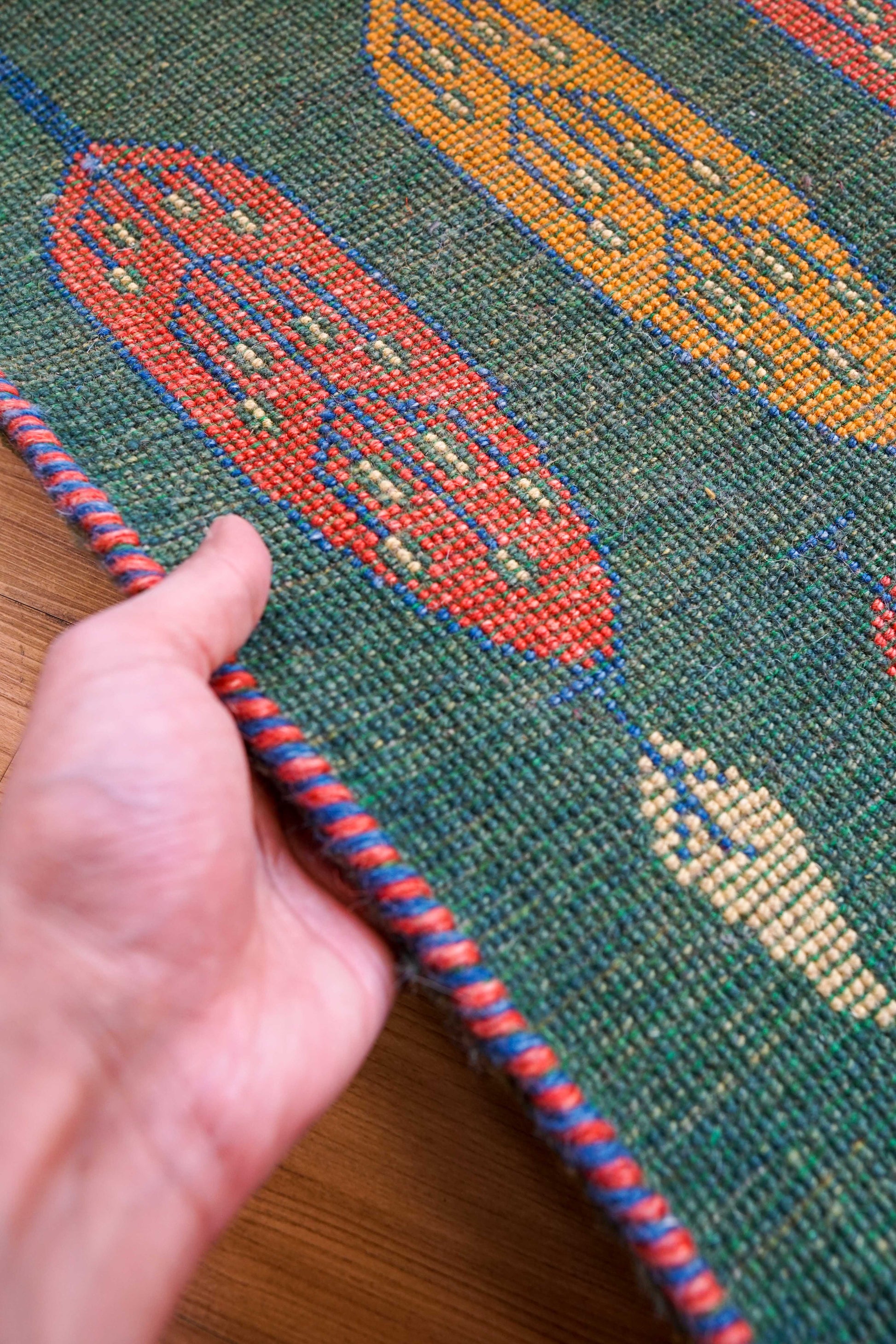  ペルシャ手織りギャッベ アマレ族 60×40cm ライオン文様・玄関マットサイズ