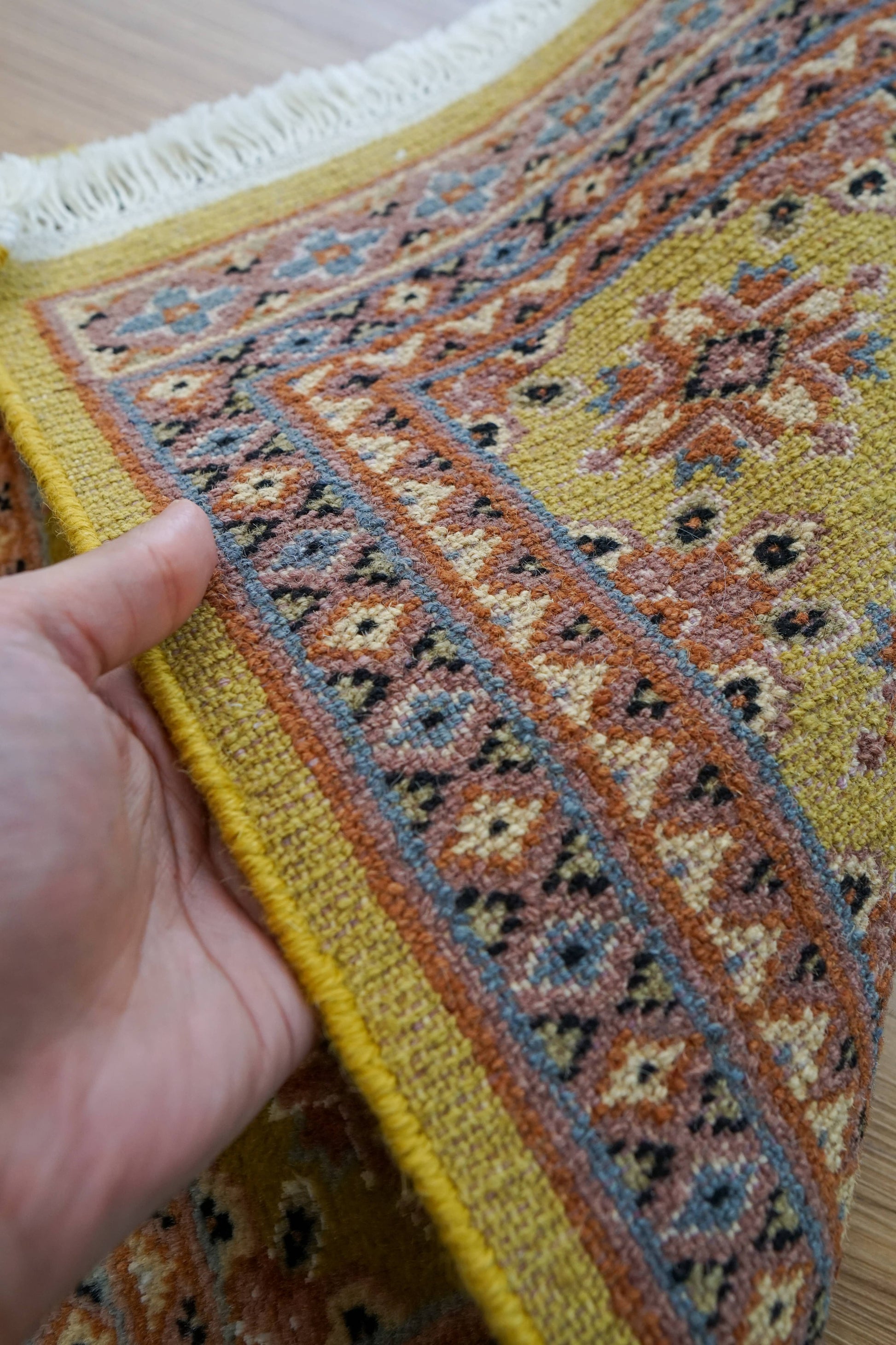  パキスタン手織り絨毯 62×47cm