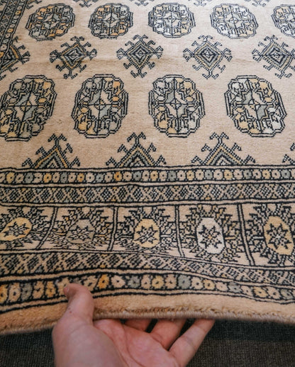 パキスタン手織り絨毯 155×94cm