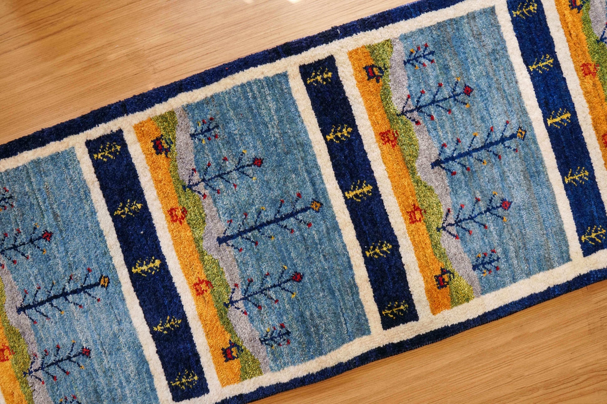  ペルシャ手織りカシュクリギャッベ リズ バフト ギャベ 手織り絨毯 114×44cm