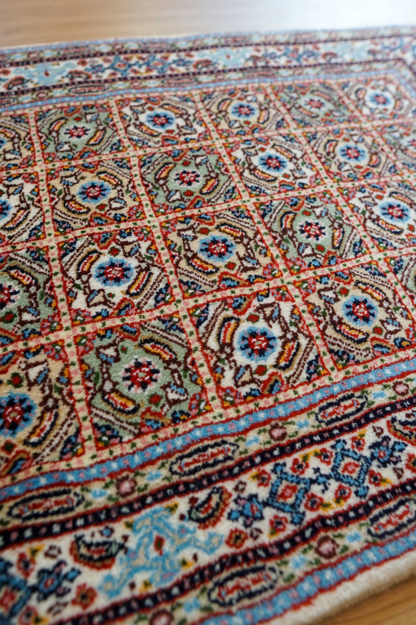  ペルシャ絨毯　ムード産　89×60cm