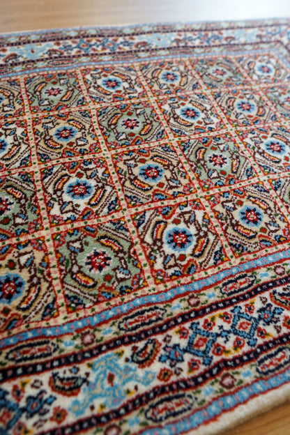  ペルシャ絨毯　ムード産　89×60cm