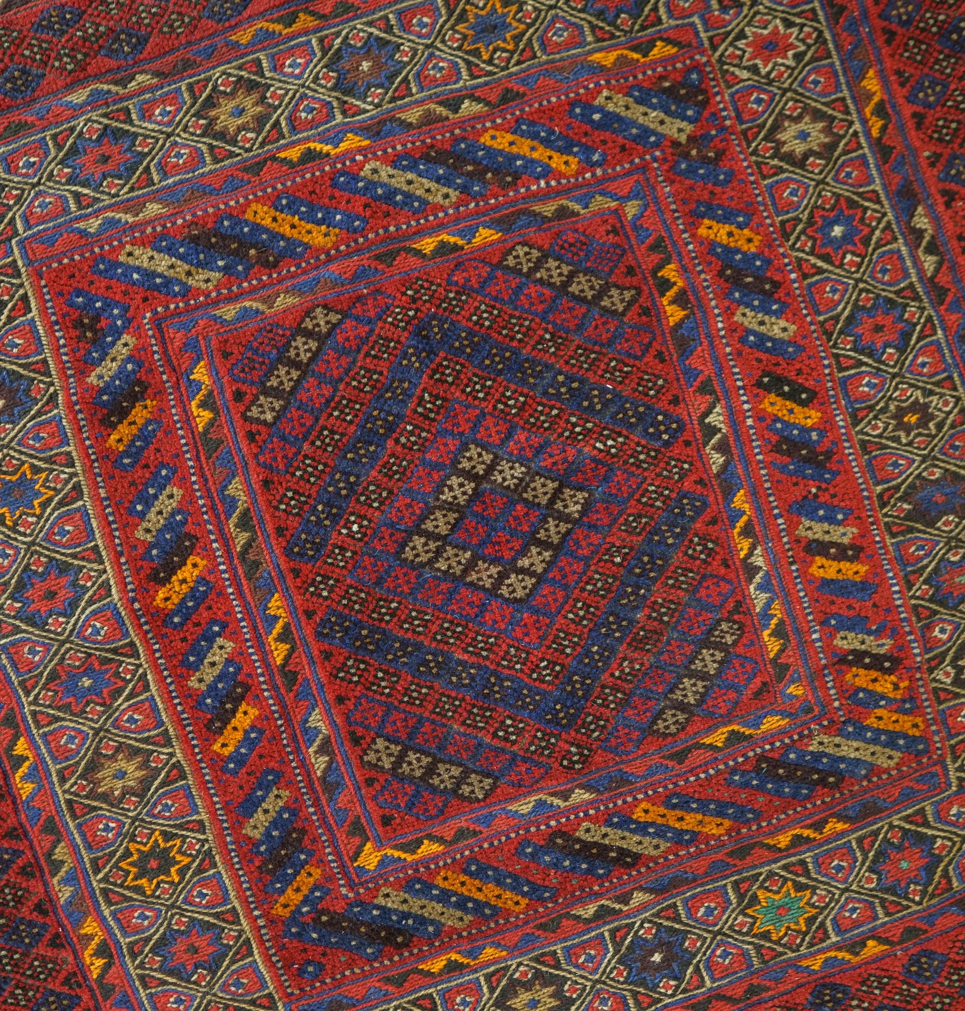 Collection 手織りマシュワニキリム 126×116cm