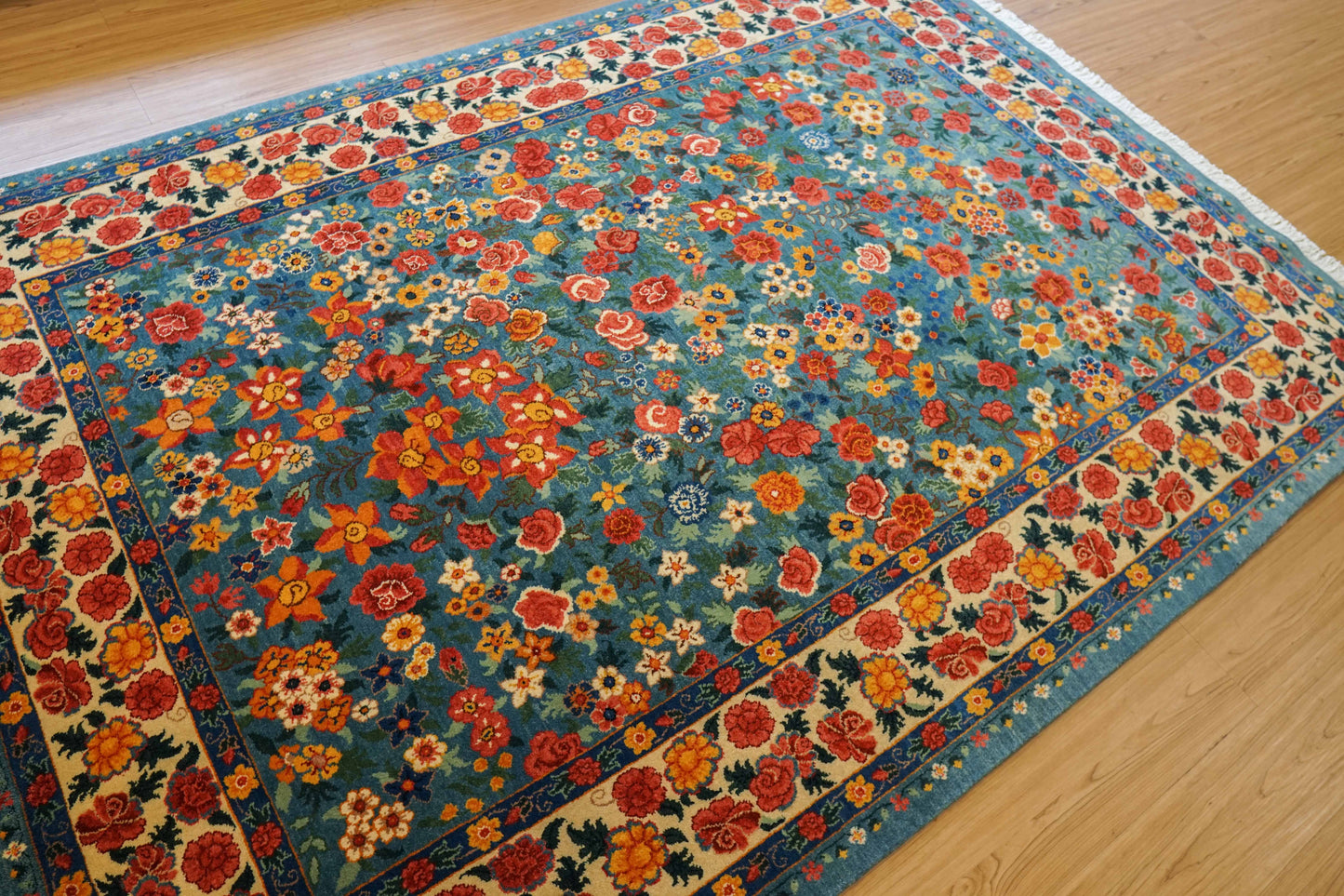 ペルシャ絨毯  バラミン waramin 235×166cm