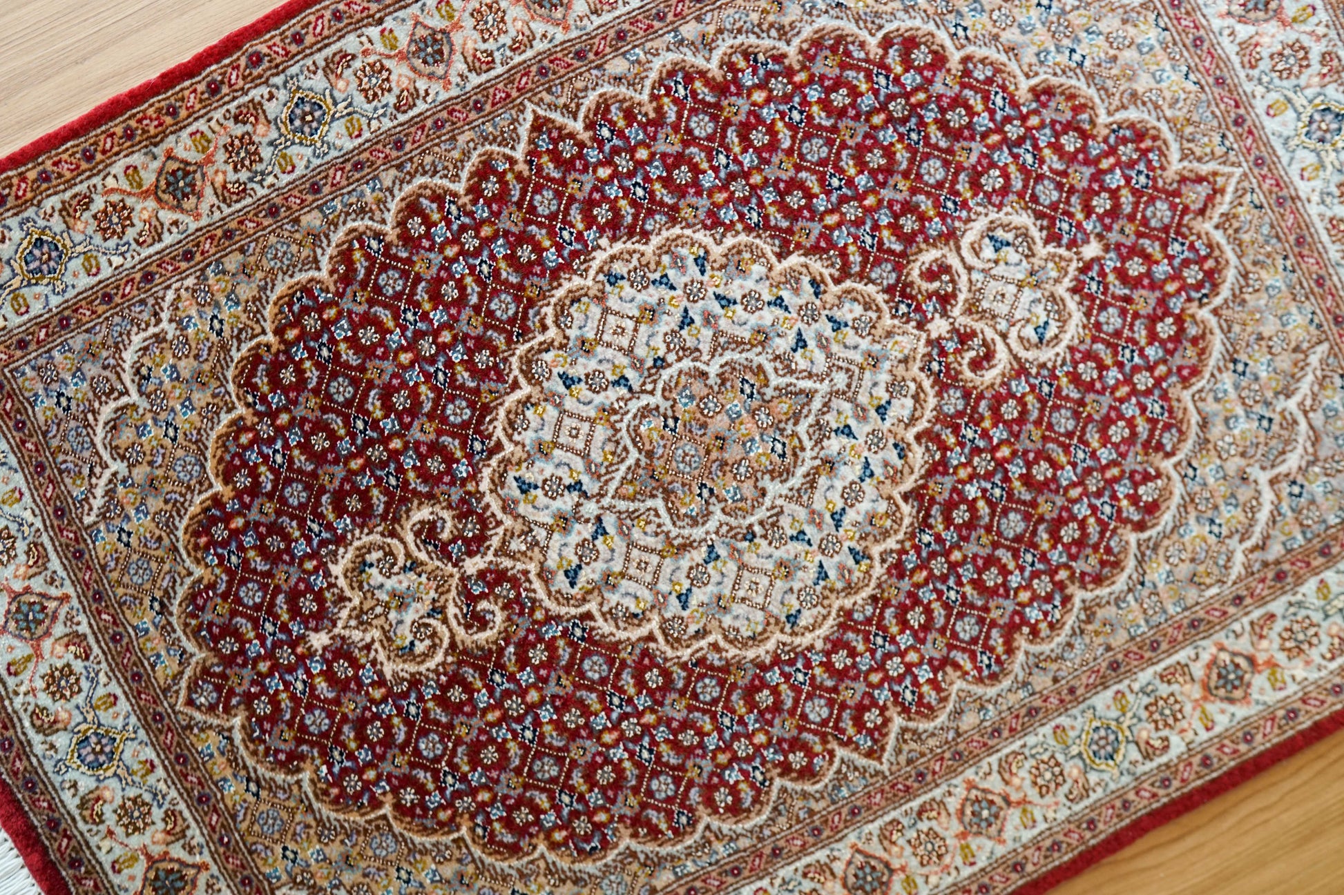  88×61cm　ペルシャ絨毯 タブリーズ産　50RAJ