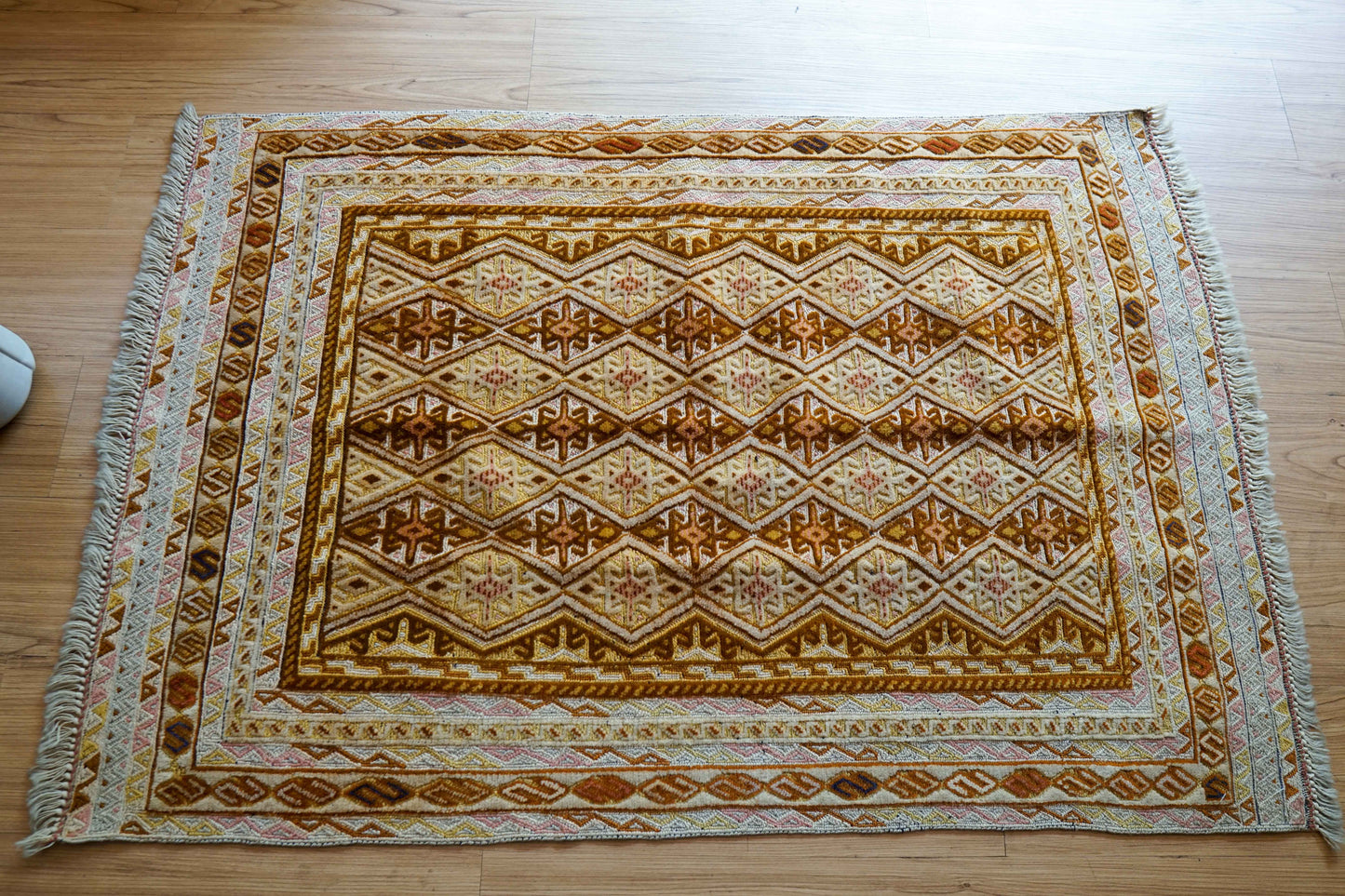  手織りマシュワニキリム  トライバルラグ 115×76cm