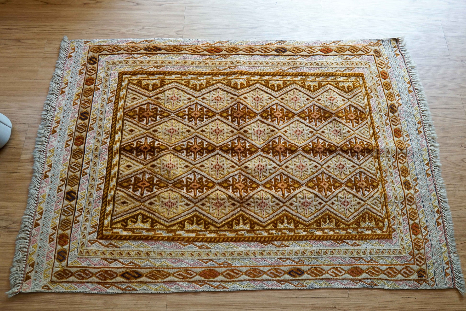  手織りマシュワニキリム  トライバルラグ 115×76cm