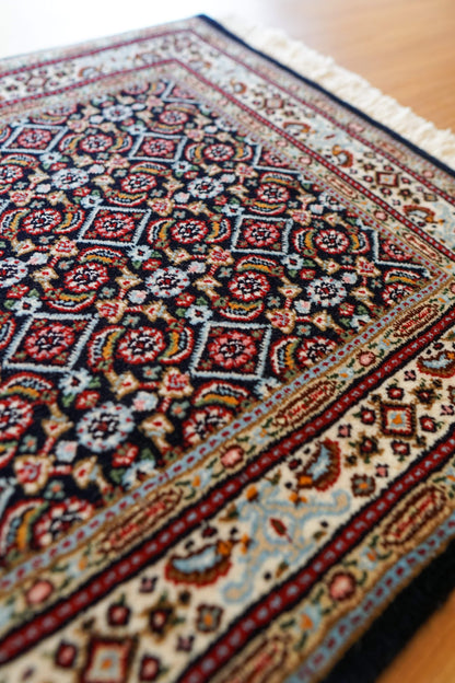  ペルシャ 絨毯　ムード産 89×58cm